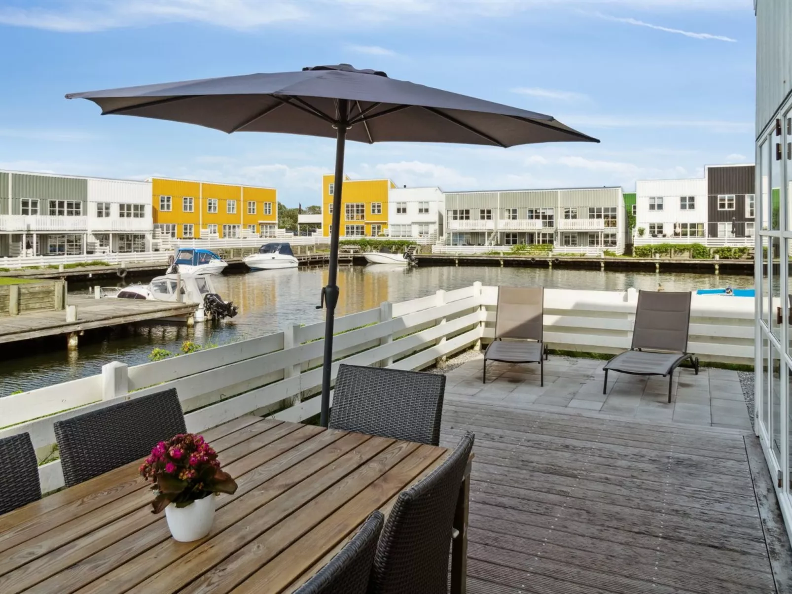 "Annlis" - 5m from the sea-Buiten