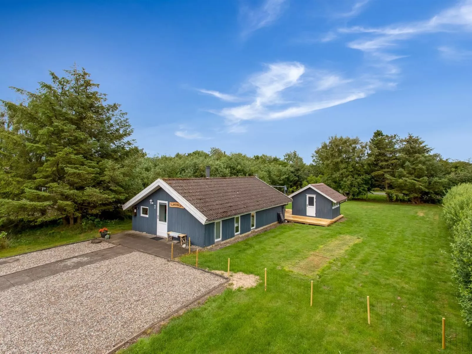 "Frender" - 800m to the fjord-Buiten