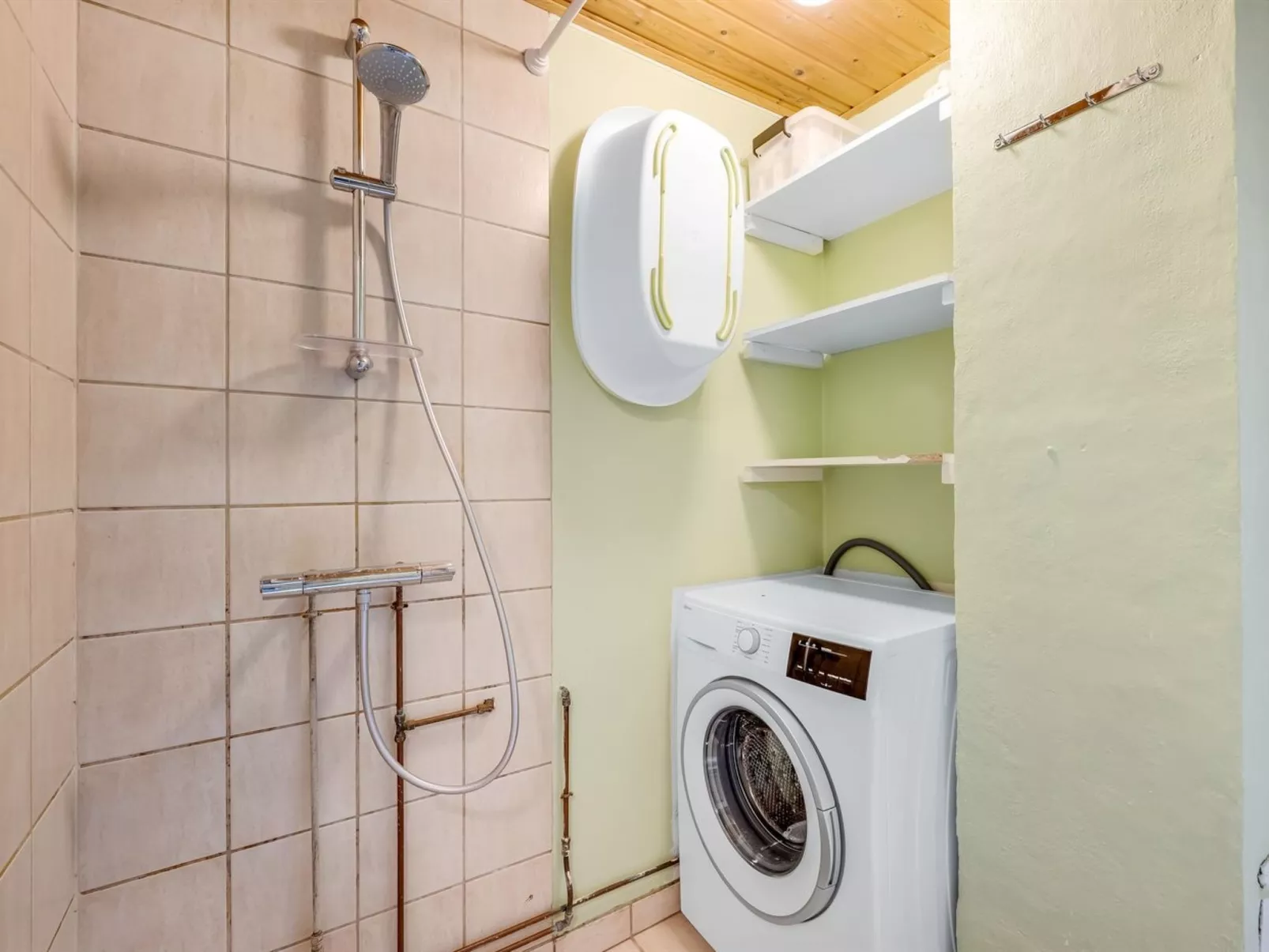 "Ljuba" - 700m from the sea-Binnen