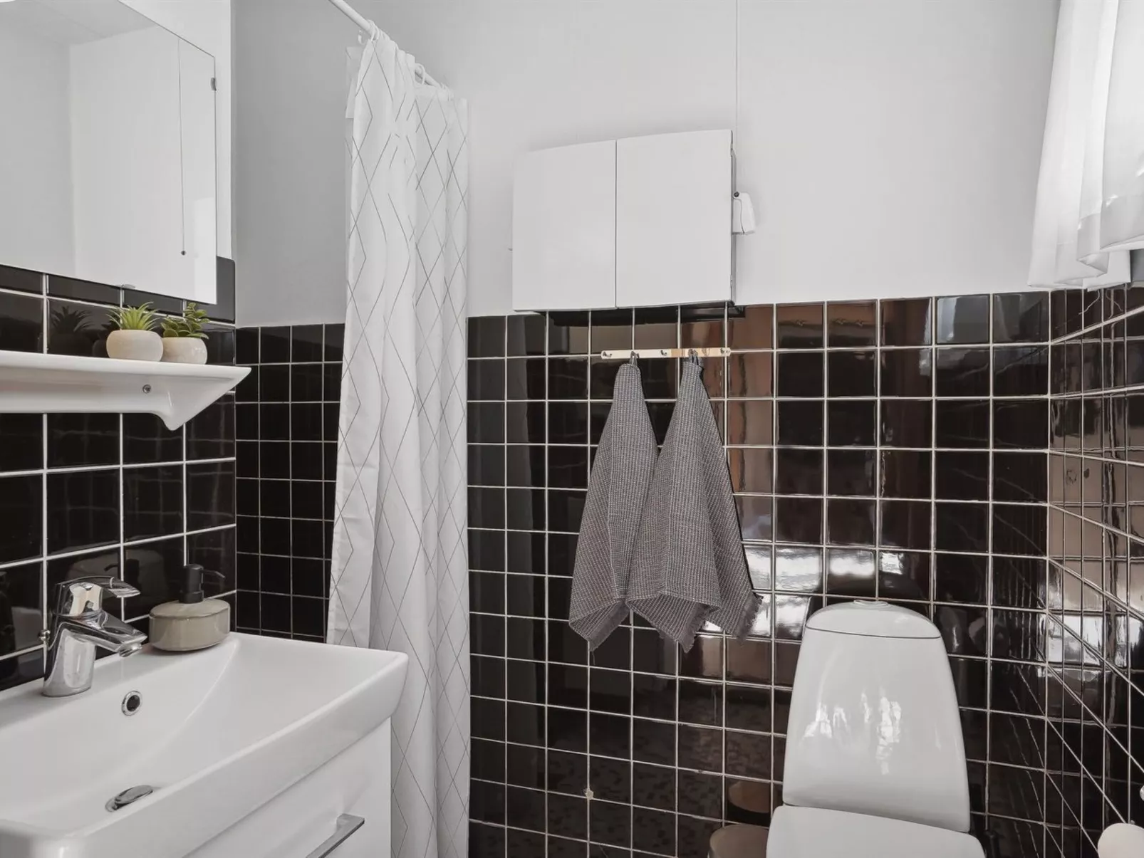 "Marjon" - 450m from the sea-Binnen