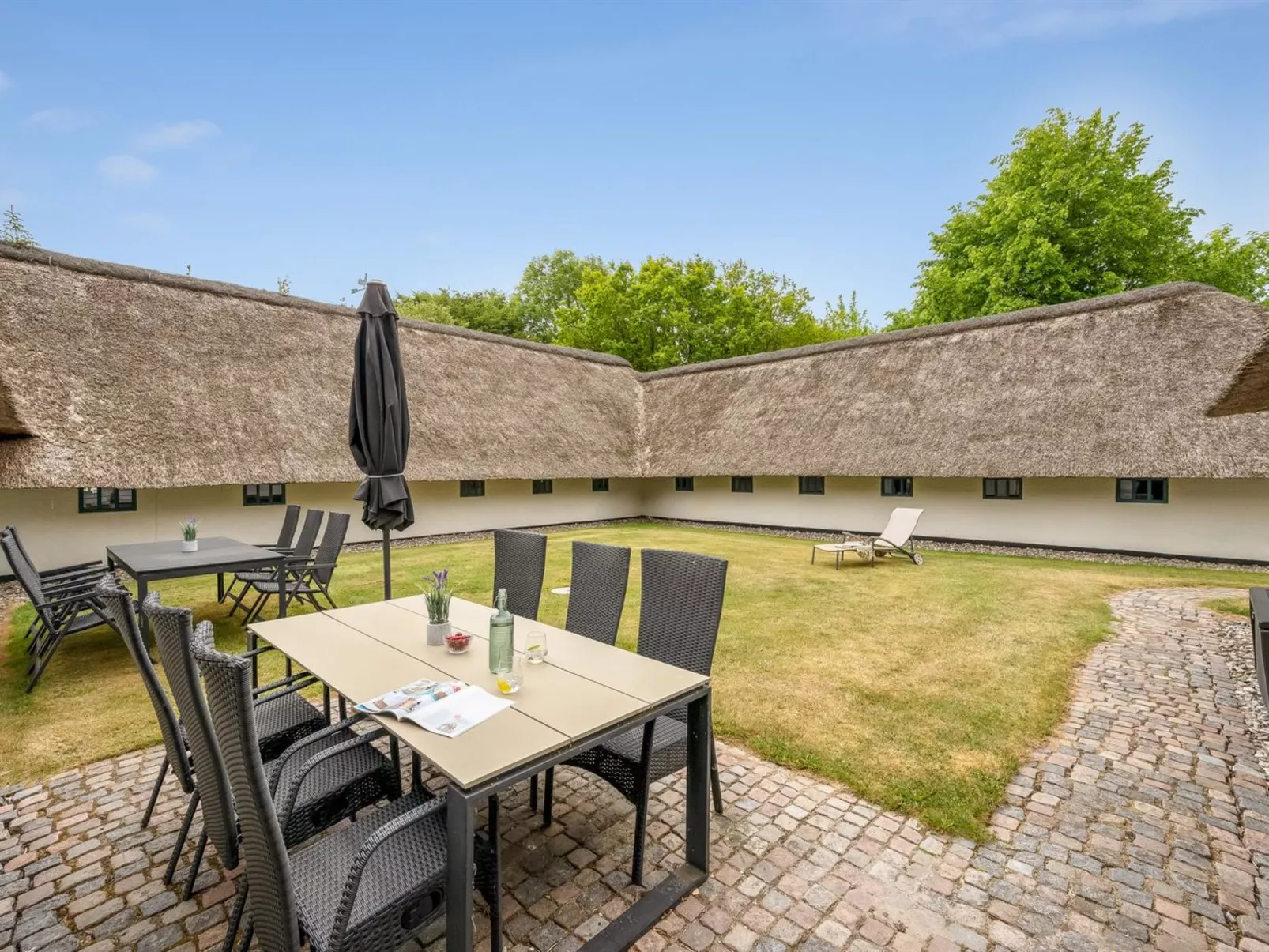 "Tatiane" - 10km from the sea-Buiten