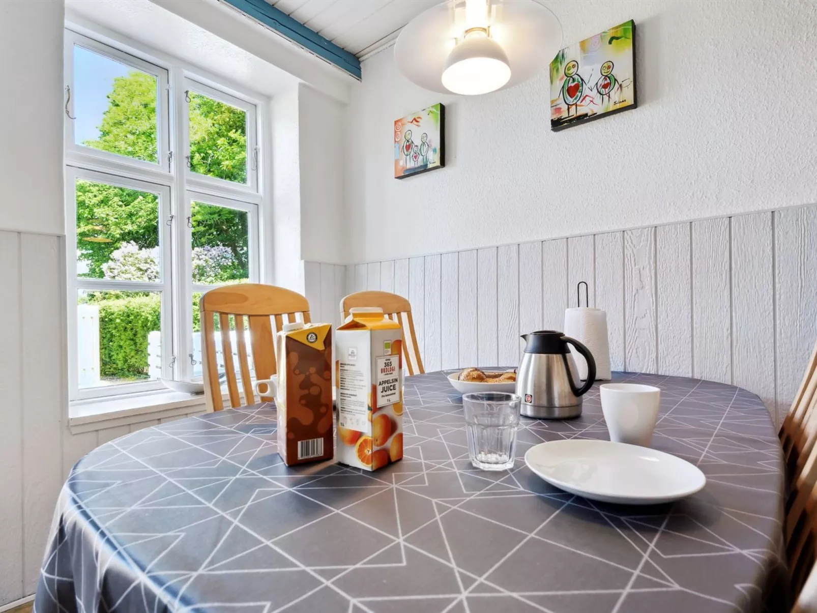 "Essie" - 20km from the sea-Binnen