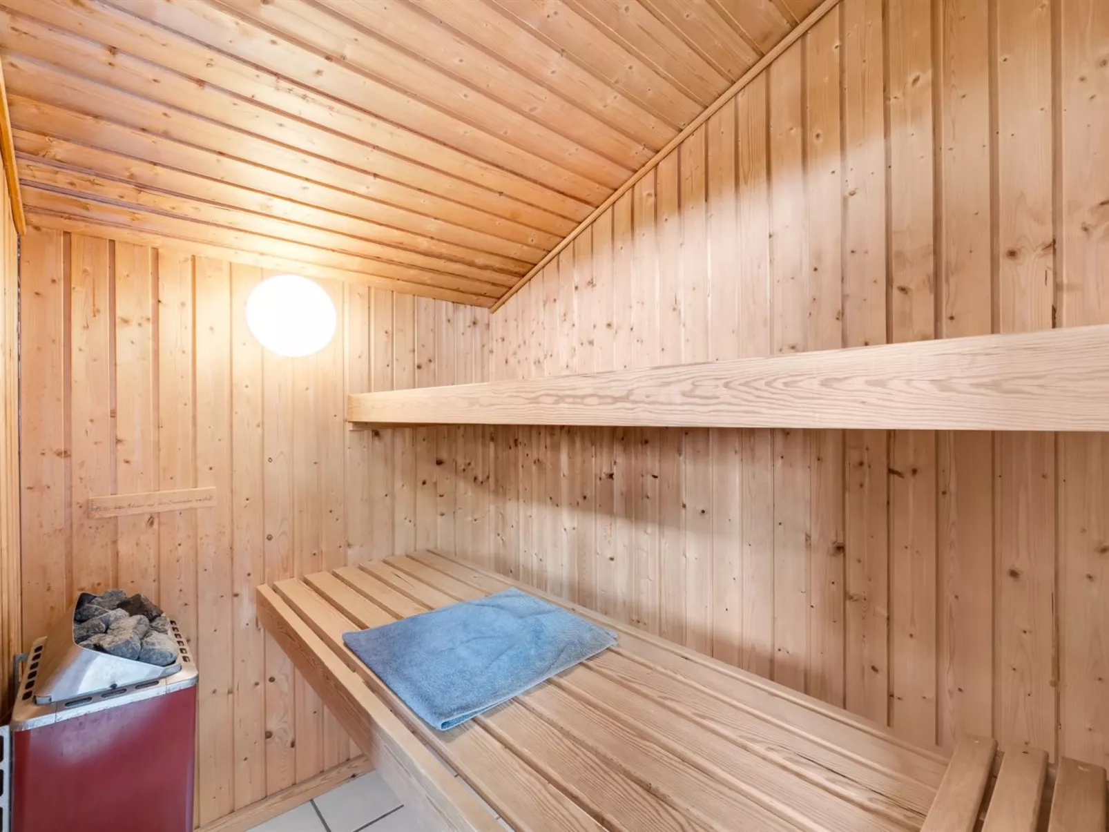 "Josef" - 950m from the sea-Binnen