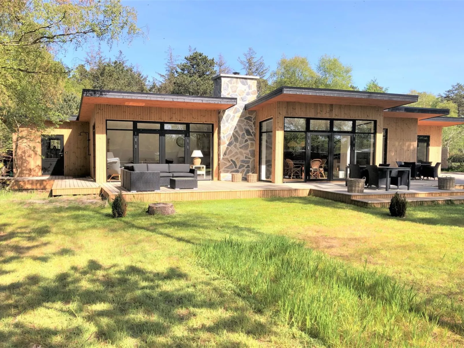 "Sune" - 175m from the sea-Buiten