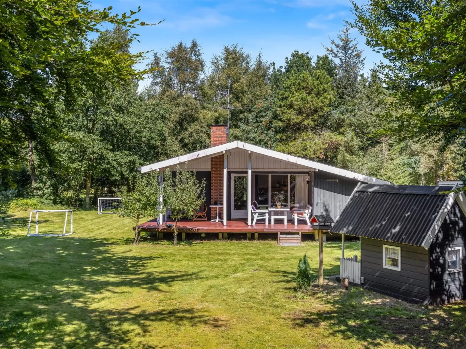 "Sofja" - 175m to the fjord-Buiten