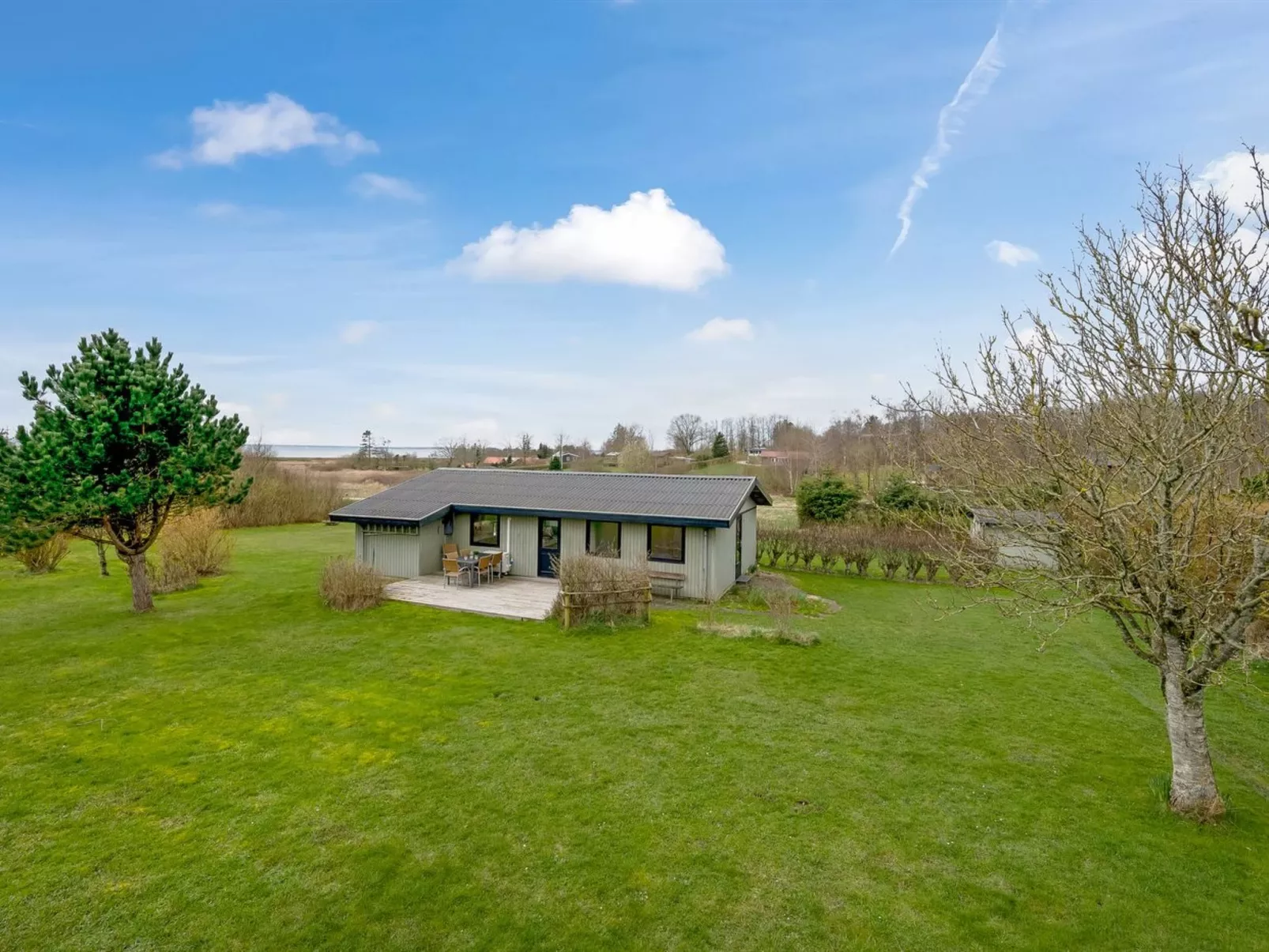 "Jule" - 1.3km to the fjord-Buiten