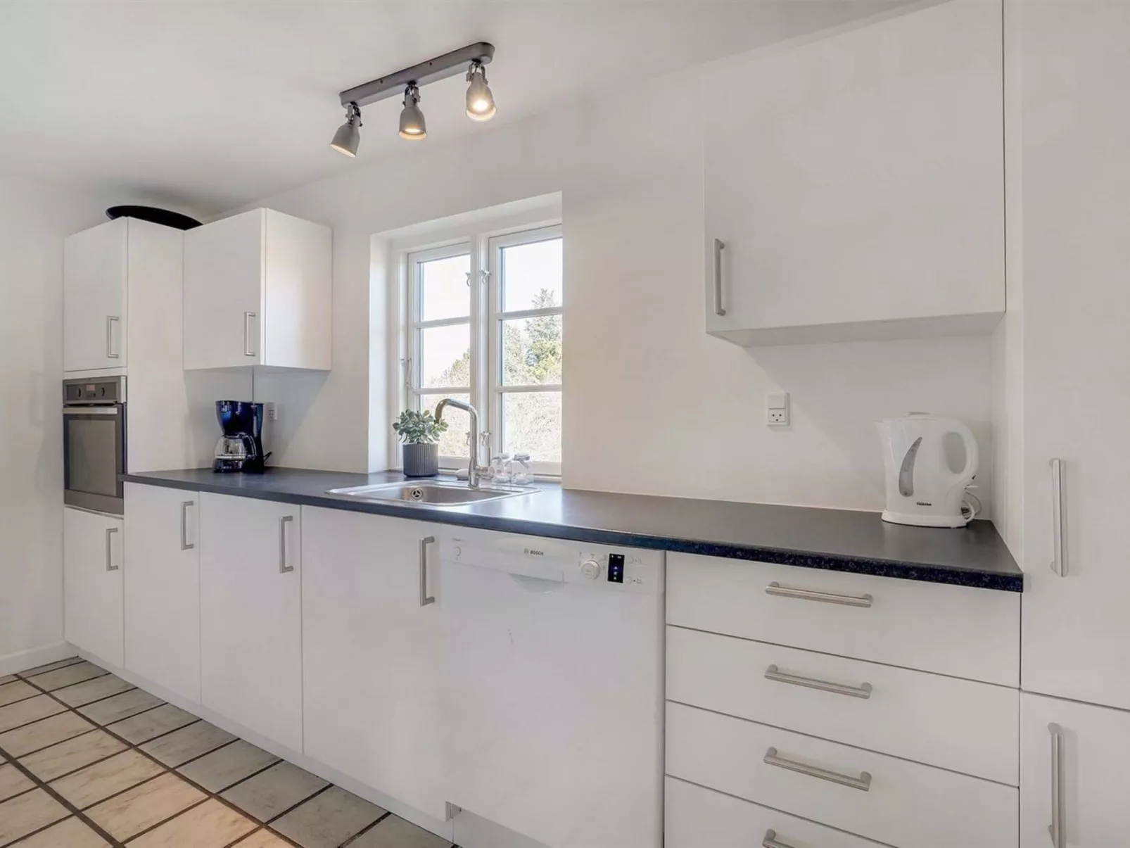 "Domnika" - 350m from the sea-Binnen