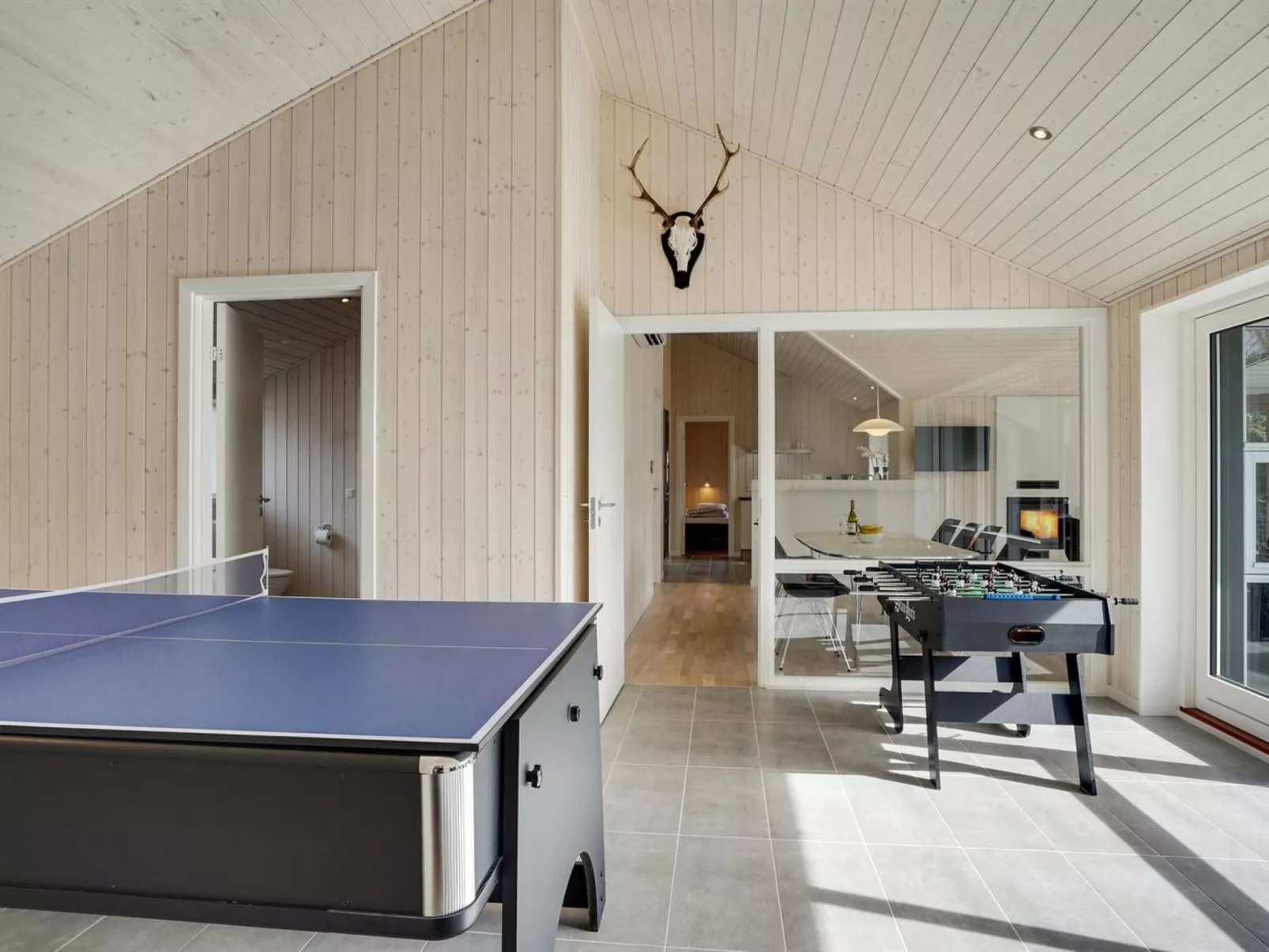 "Dior" - 1.4km from the sea-Binnen