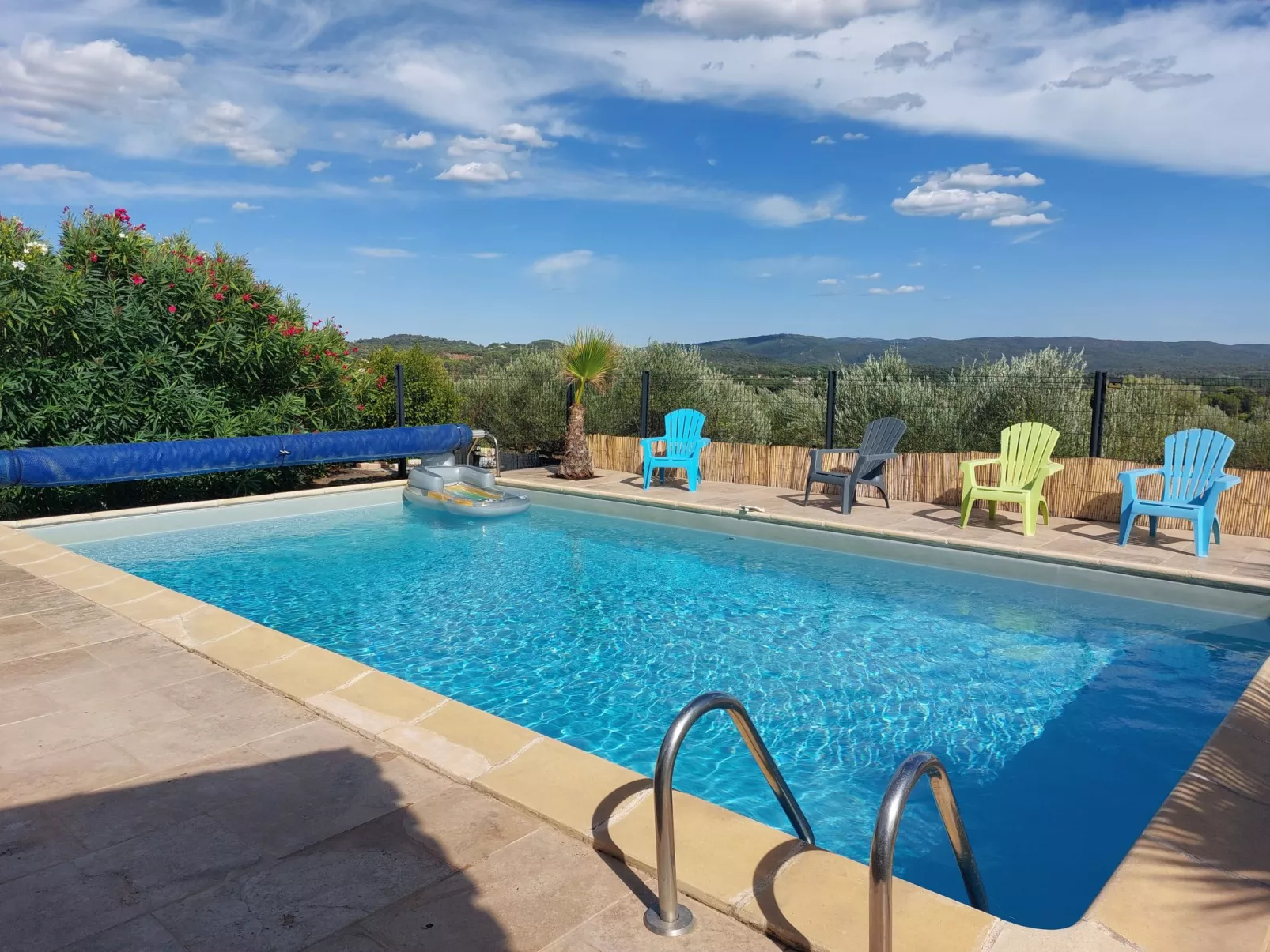 Les Lauriers Blancs-Buiten