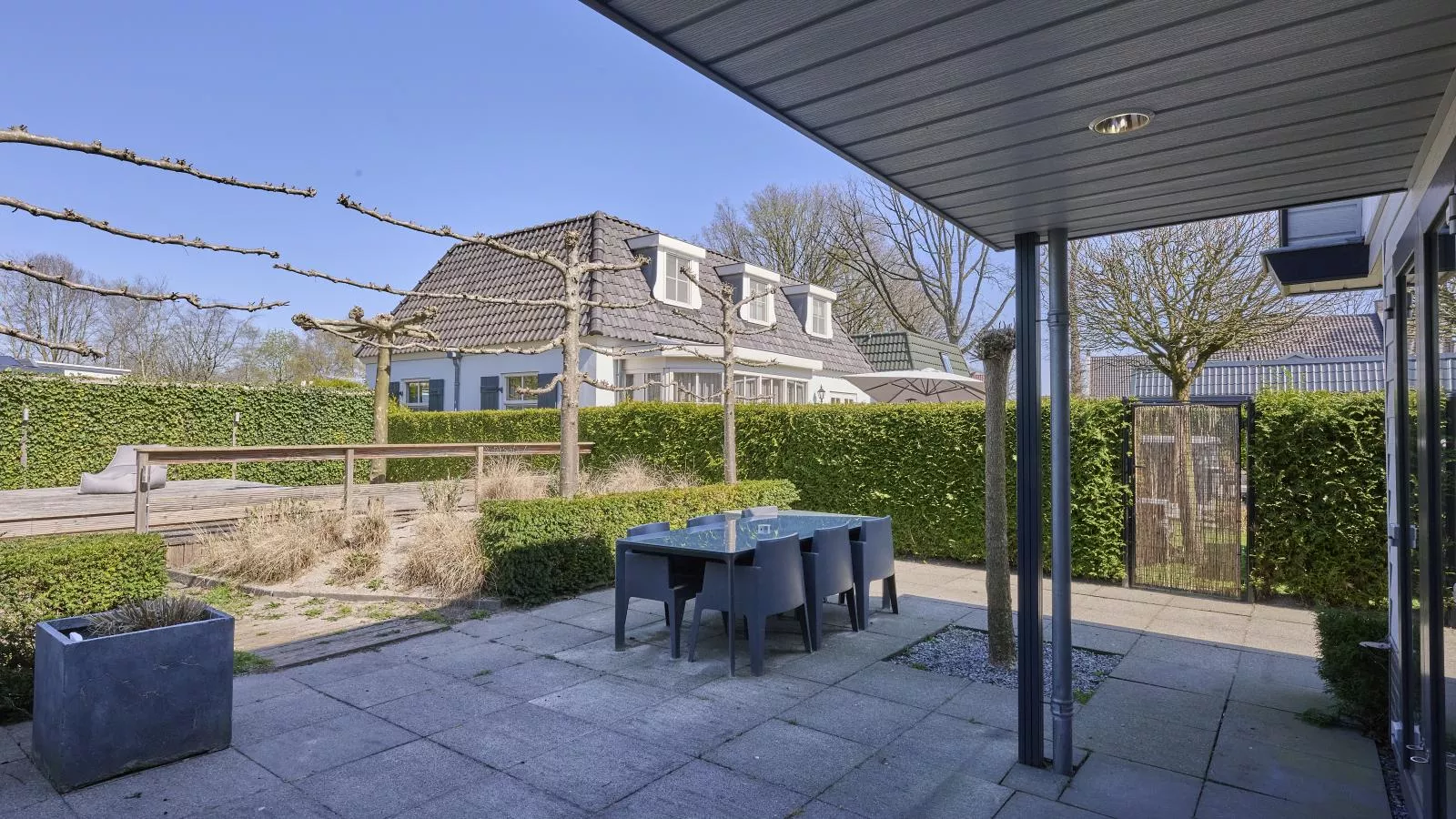 T Kaatsheuveltje 4-Tuinen zomer