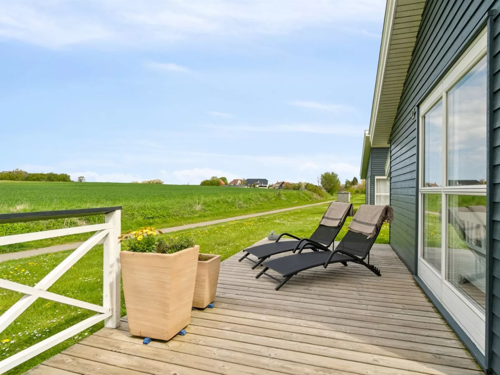 "Melin" - 2.8km from the sea-Buiten