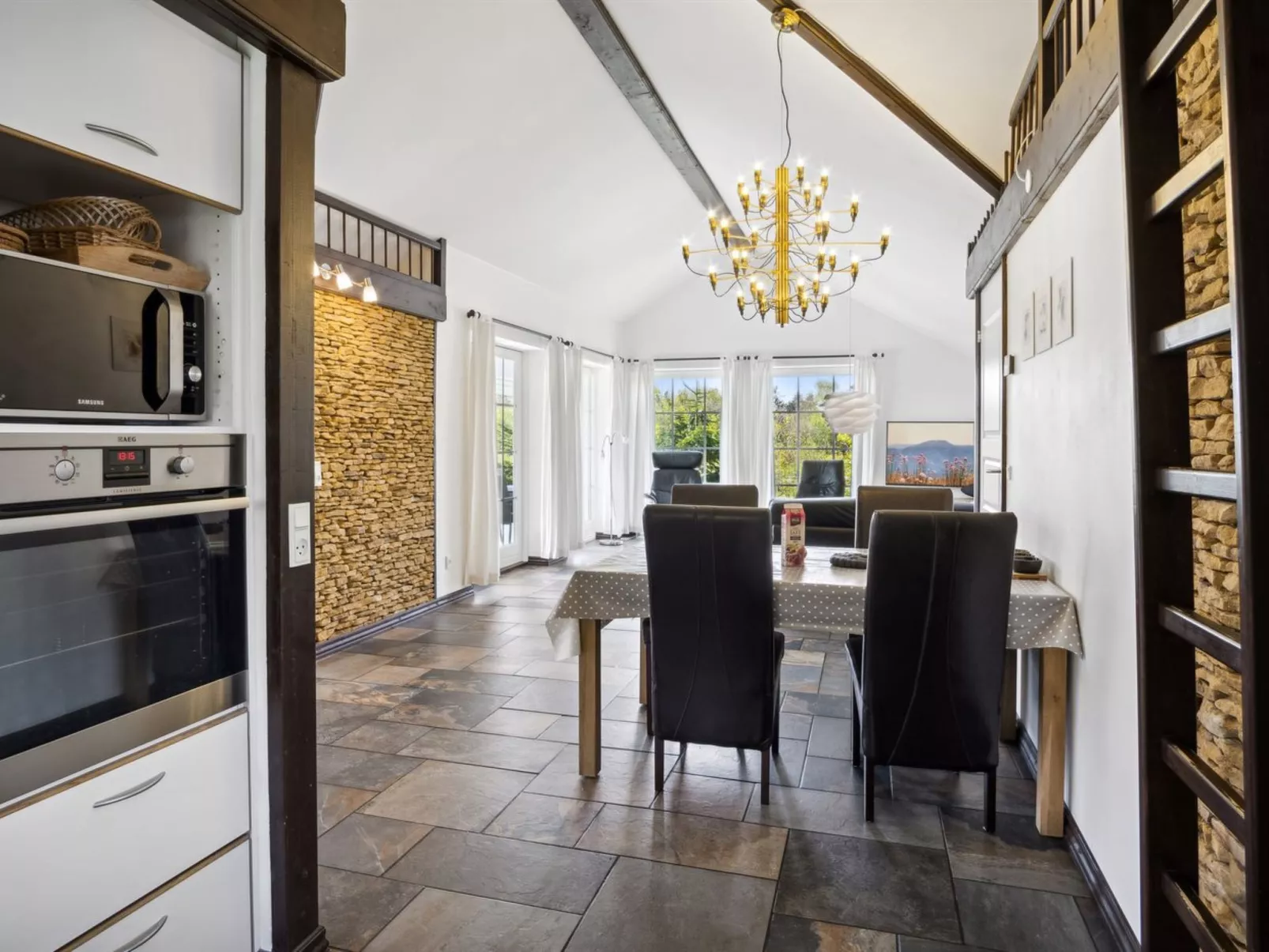 "Sippora" - 29km from the sea-Binnen