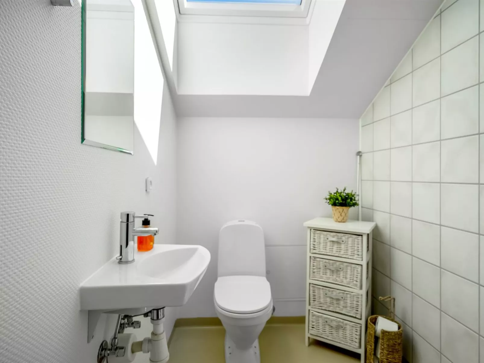 "Eleanore" - 25m from the sea-Binnen