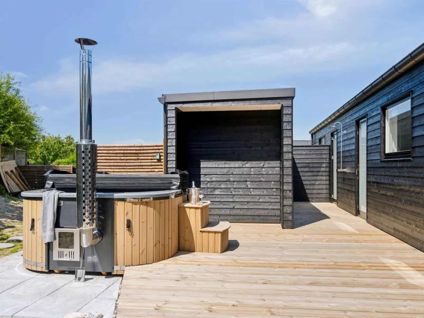 "Lonneke" - 450m from the sea-Binnen