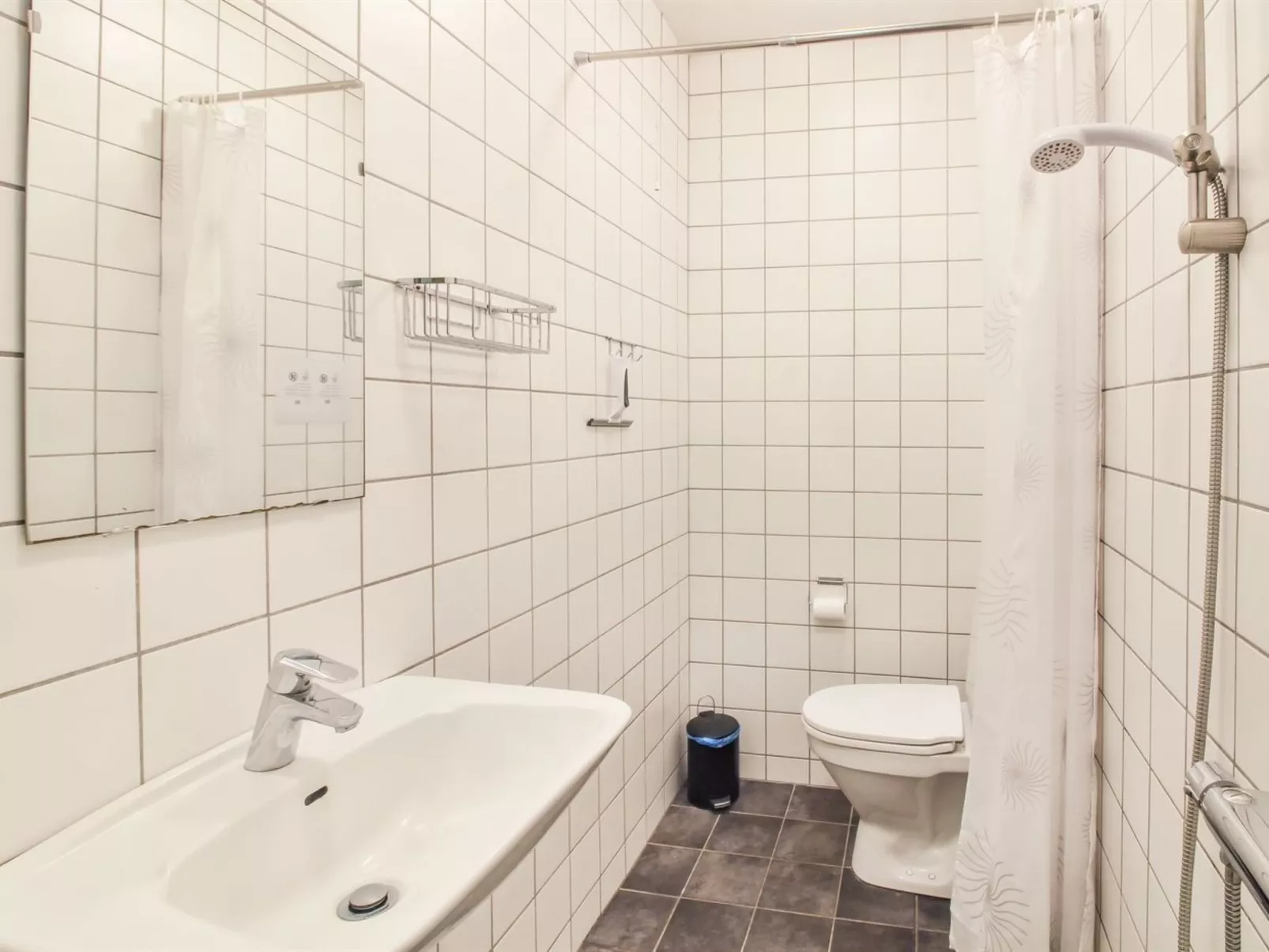 "Kiri" - 24km from the sea-Binnen