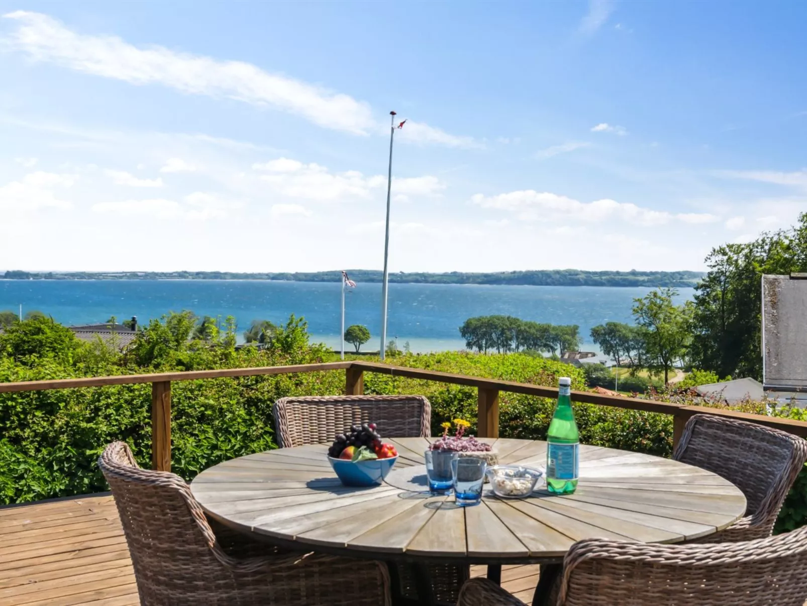 "Fokke" - 450m from the sea-Buiten