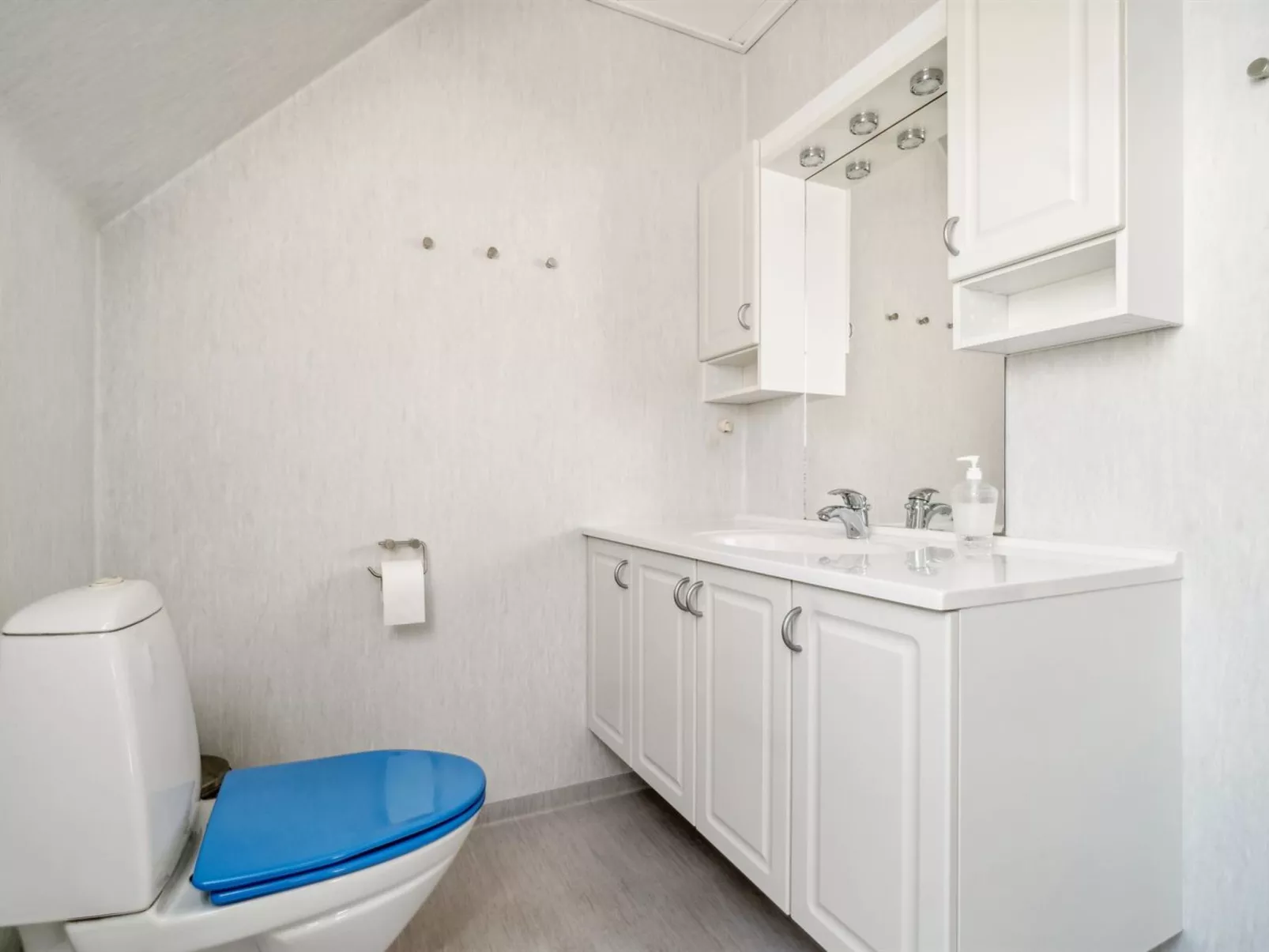 "Vanta" - 50m from the sea-Binnen