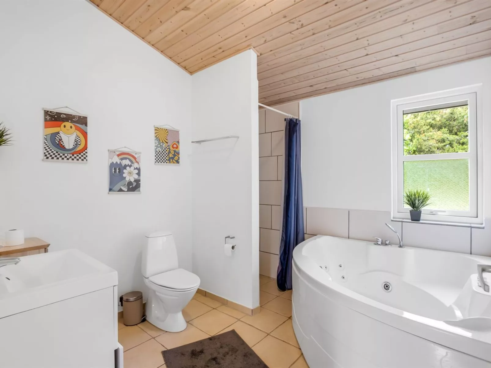 "Felina" -  from the sea-Binnen