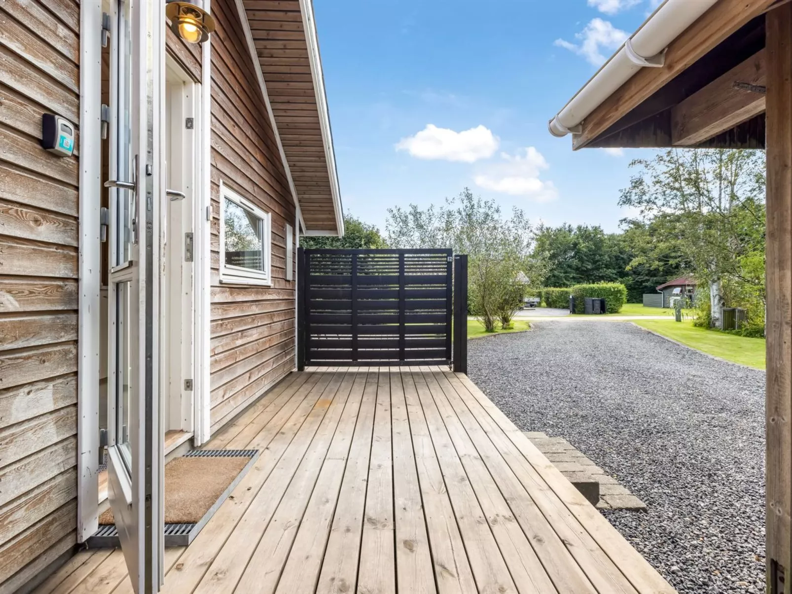 "Sylwia" - 250m to the fjord-Buiten