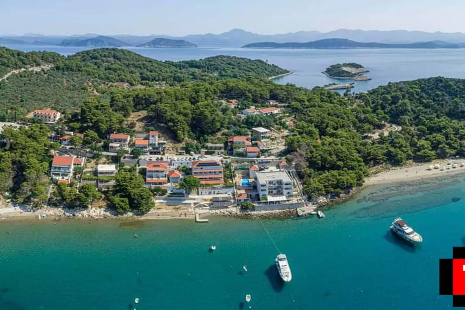 Apartments Franka Saplunara-Triple Room with Terrace and Sea View  No1-Sfeer