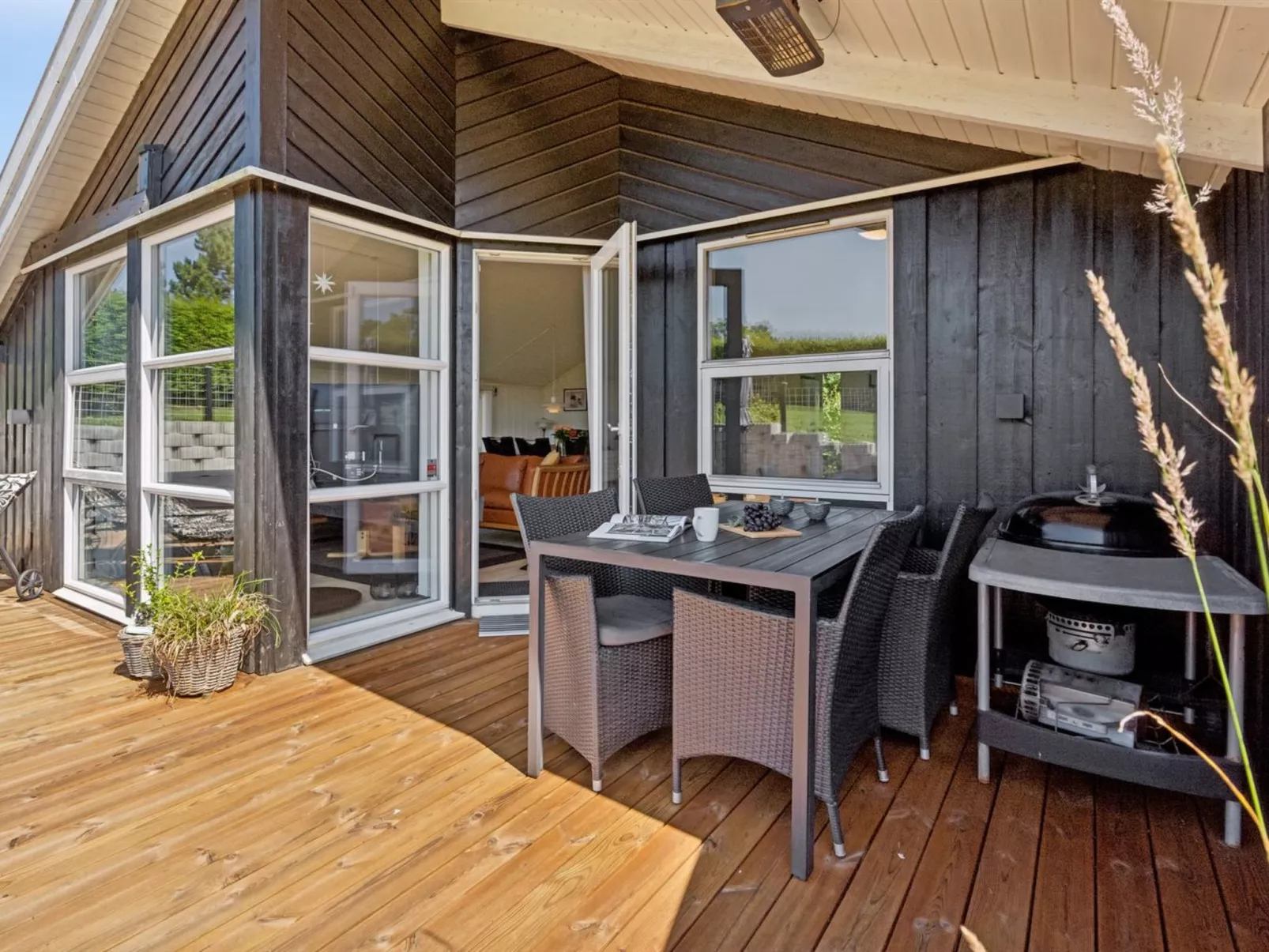 "Enida" - 350m to the fjord-Buiten