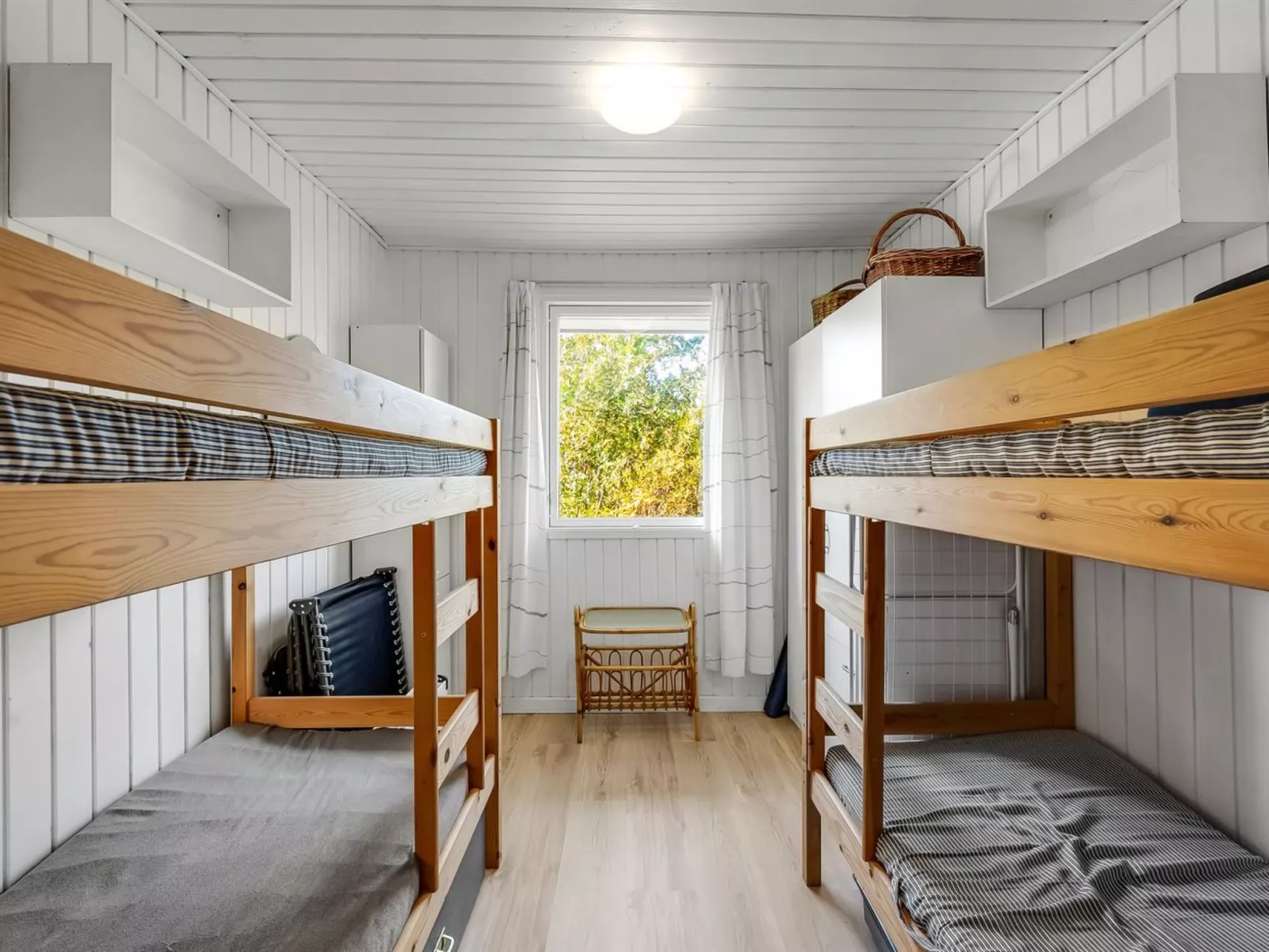 "Pirjo" - 350m to the fjord-Binnen