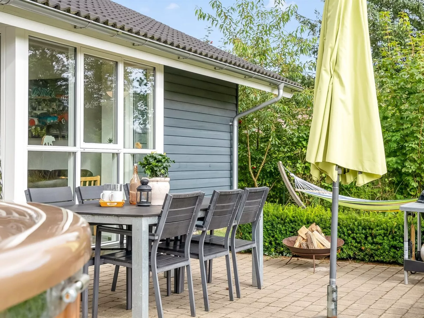 "Nauka" - 400m to the fjord-Buiten