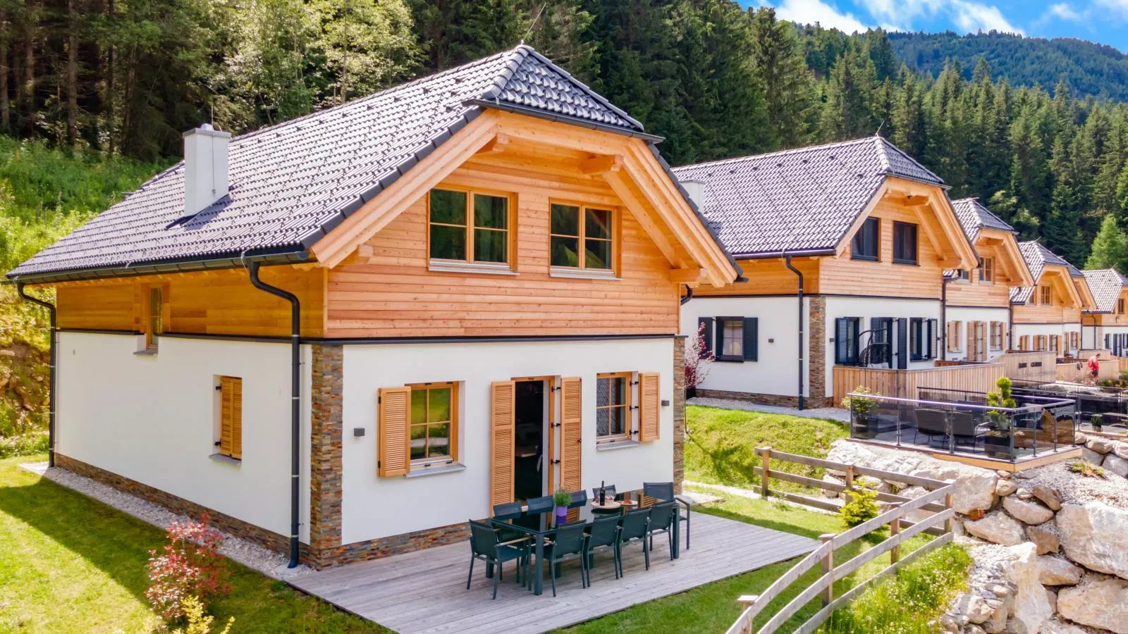 Haus am Wald-Buitenkant zomer