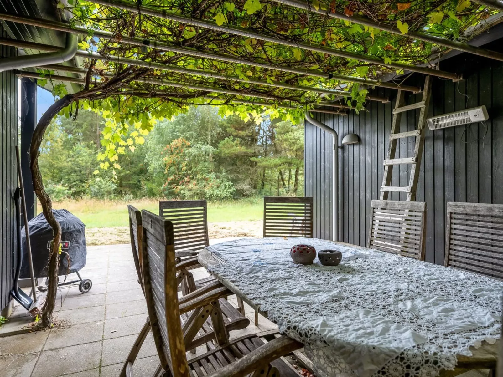 "Trena" - 1.2km to the fjord-Buiten