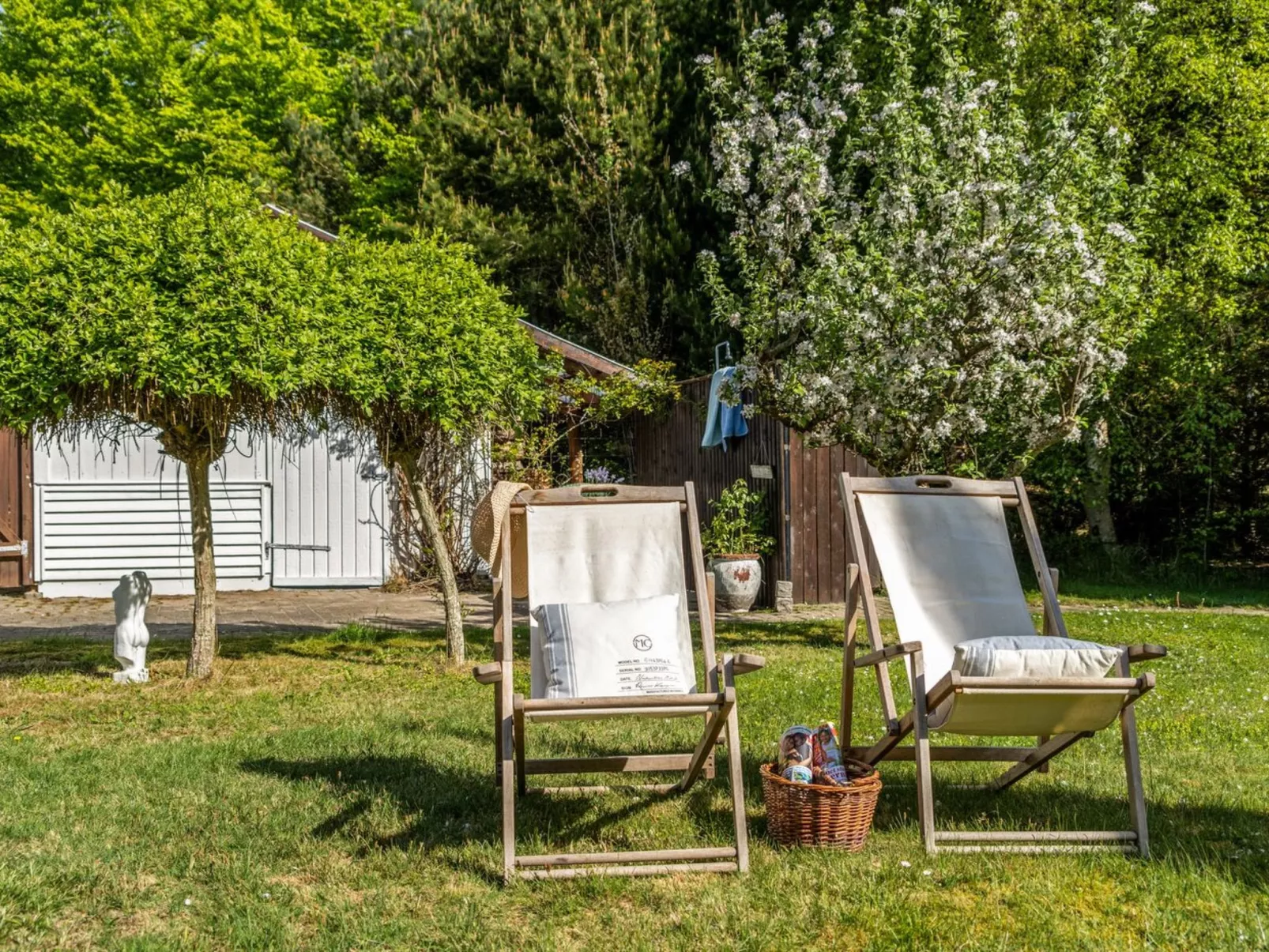 "Gunnild" -  from the sea-Buiten