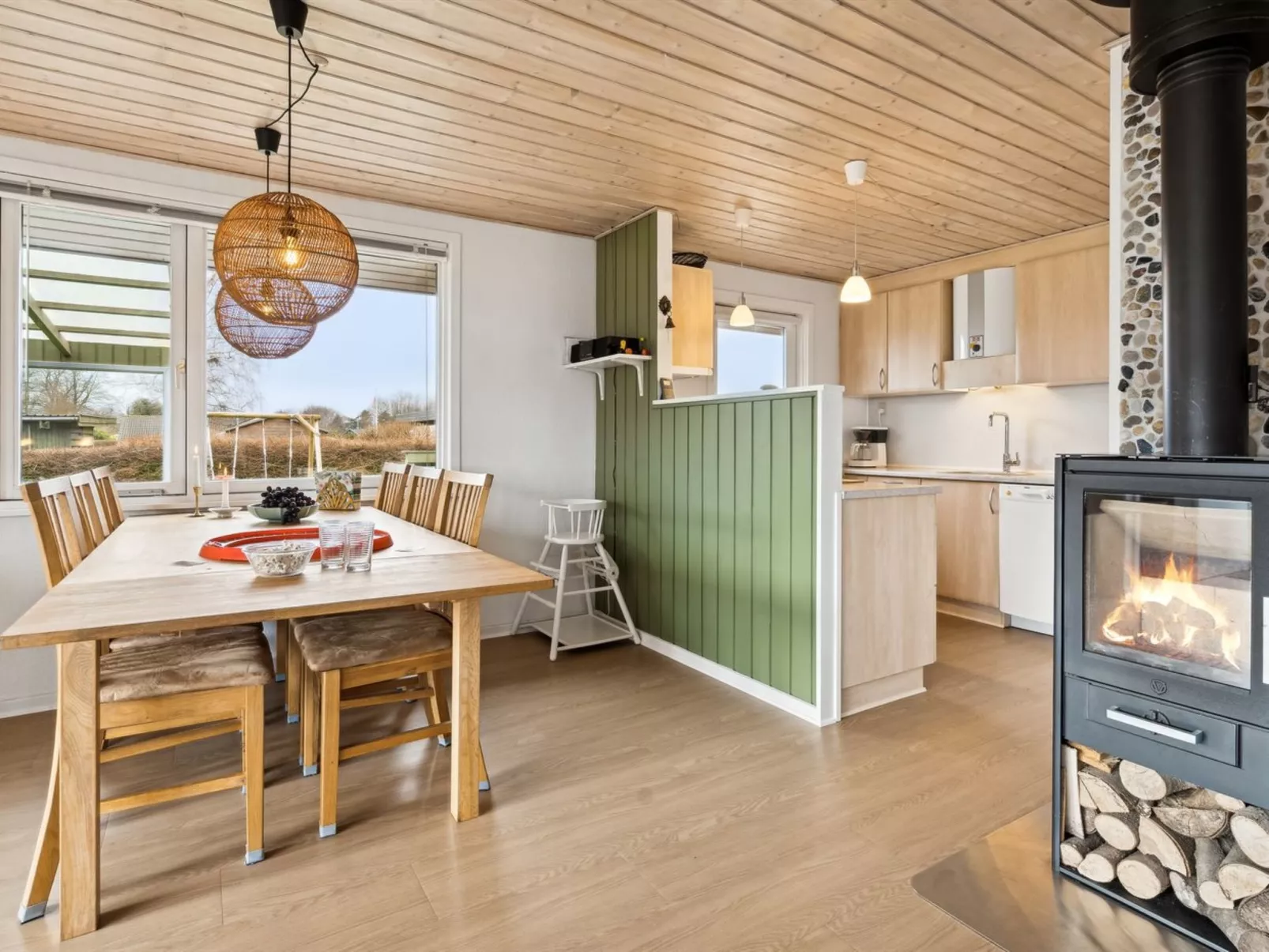 "Severine" - 650m from the sea-Binnen