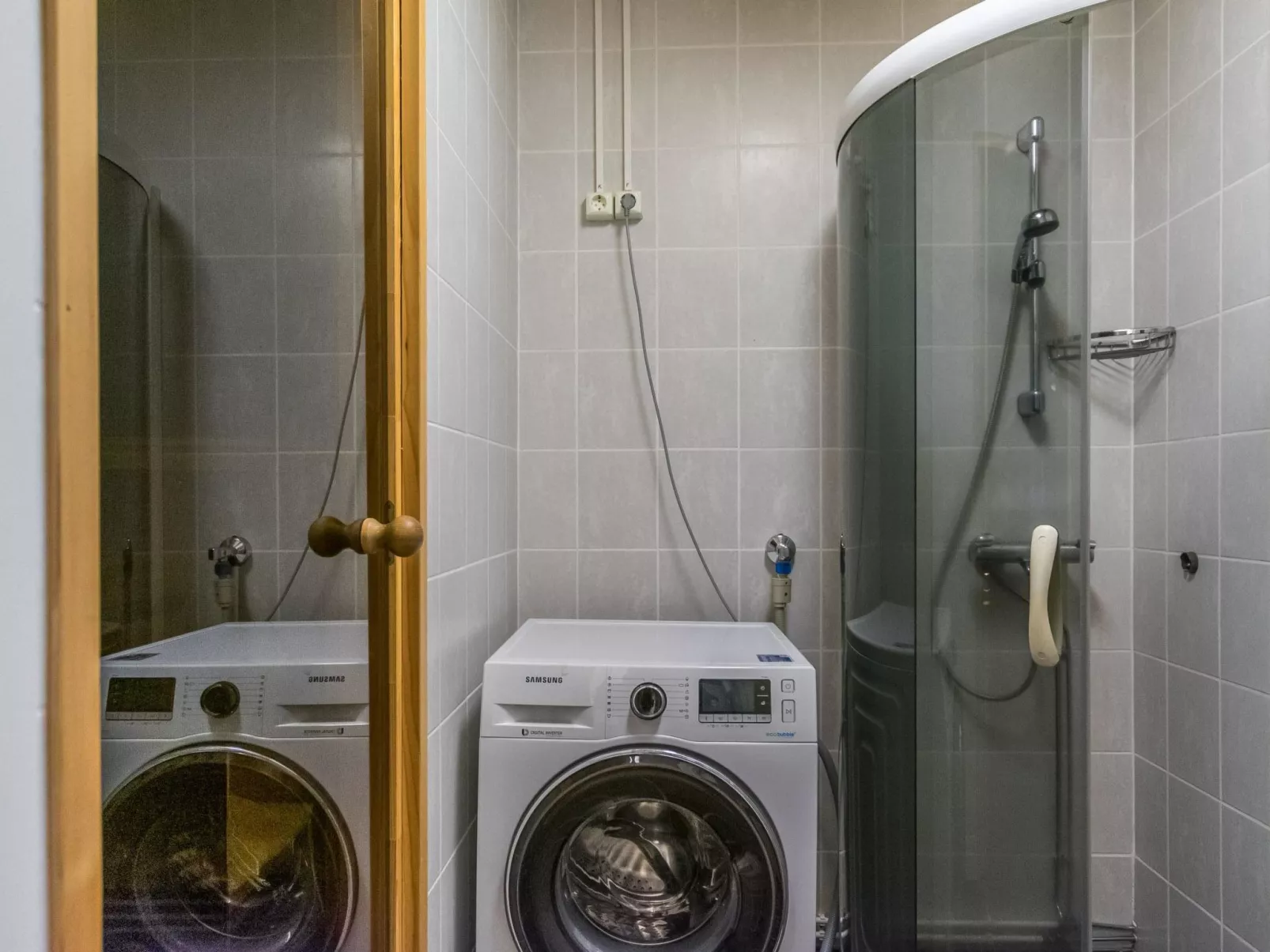 Saariseläntie 8 b 7-Binnen