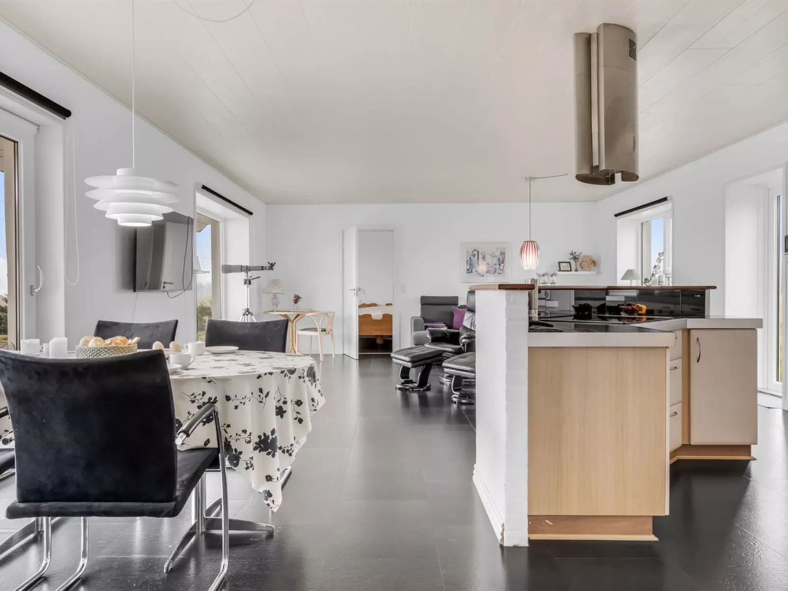 "Kora" - 2km from the sea-Binnen