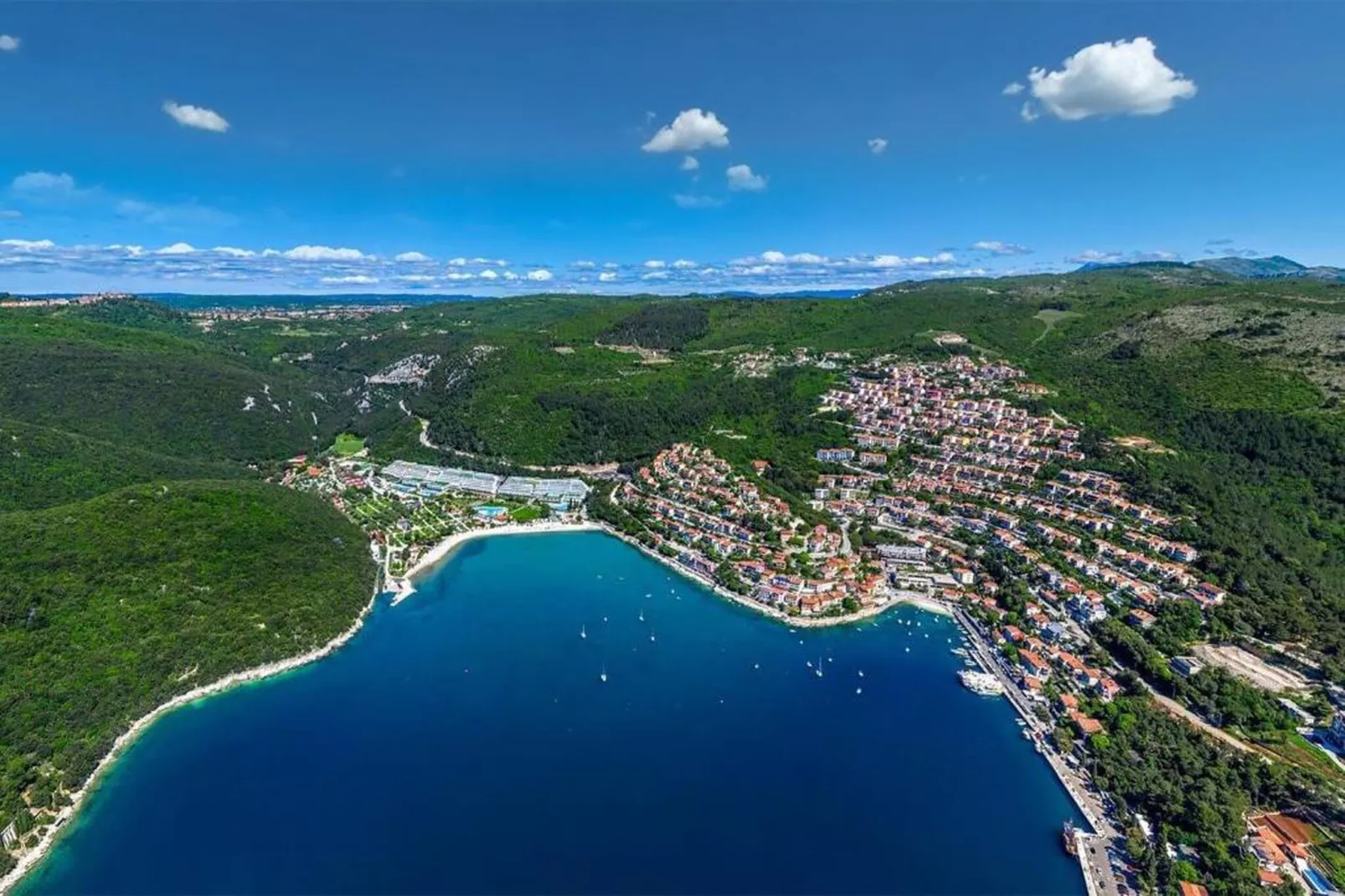 Apartment Mirna with Pool and Lovely Garden-Gebieden zomer 20km