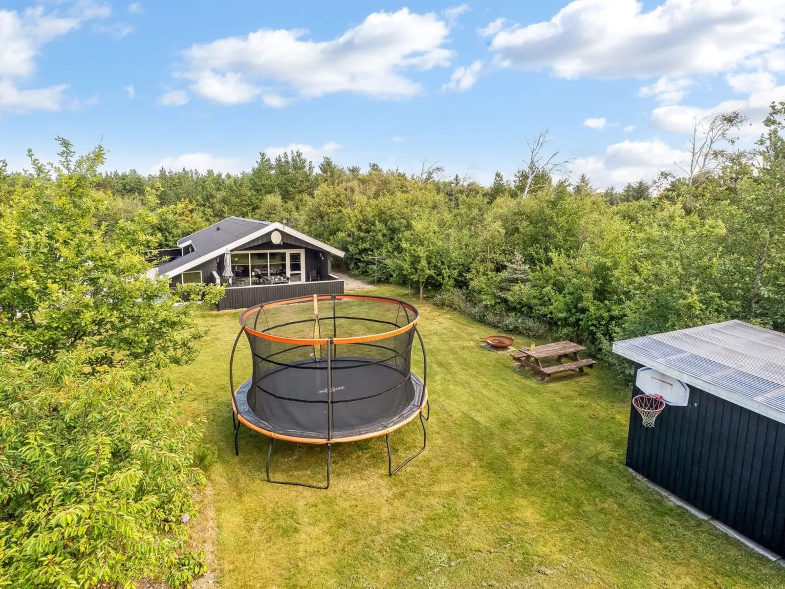 "Onni" - 2.3km from the sea-Buiten