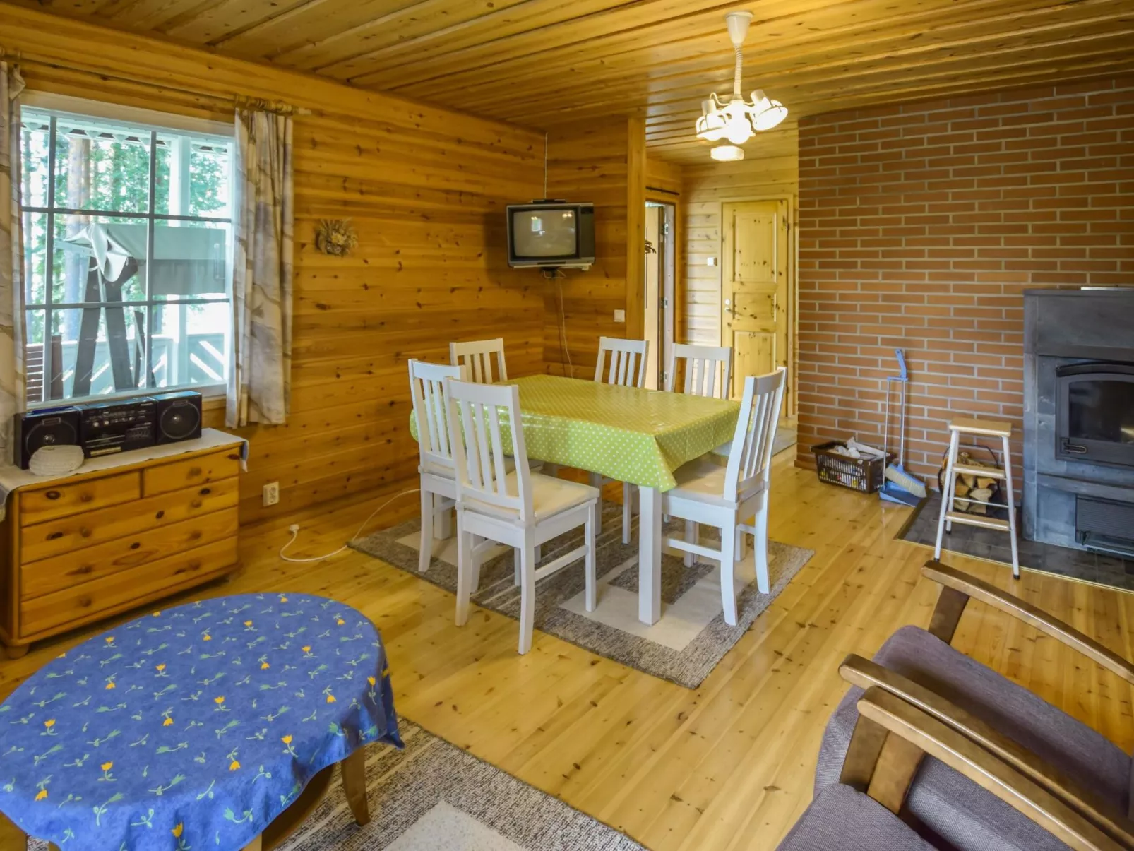 Sieralahden lomakylä, mökki 2-Binnen