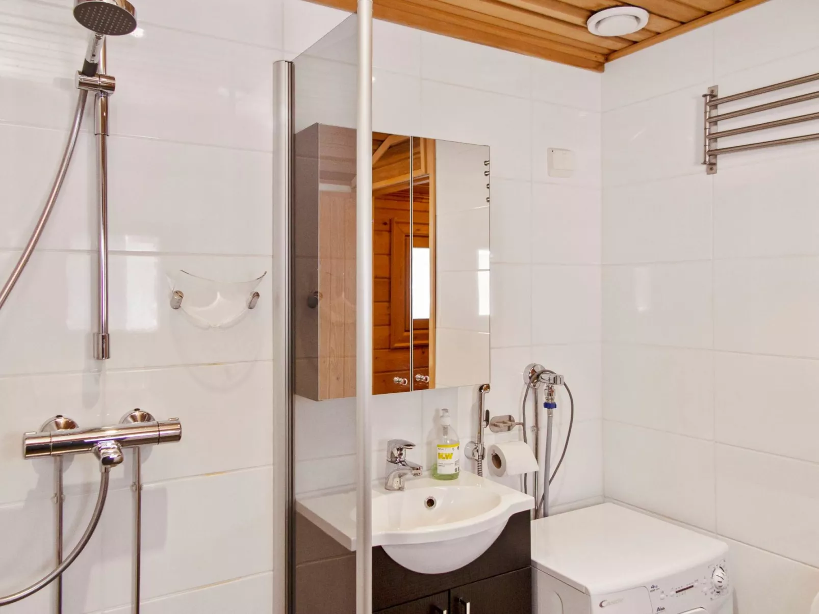 Lomasyväri 810-Binnen