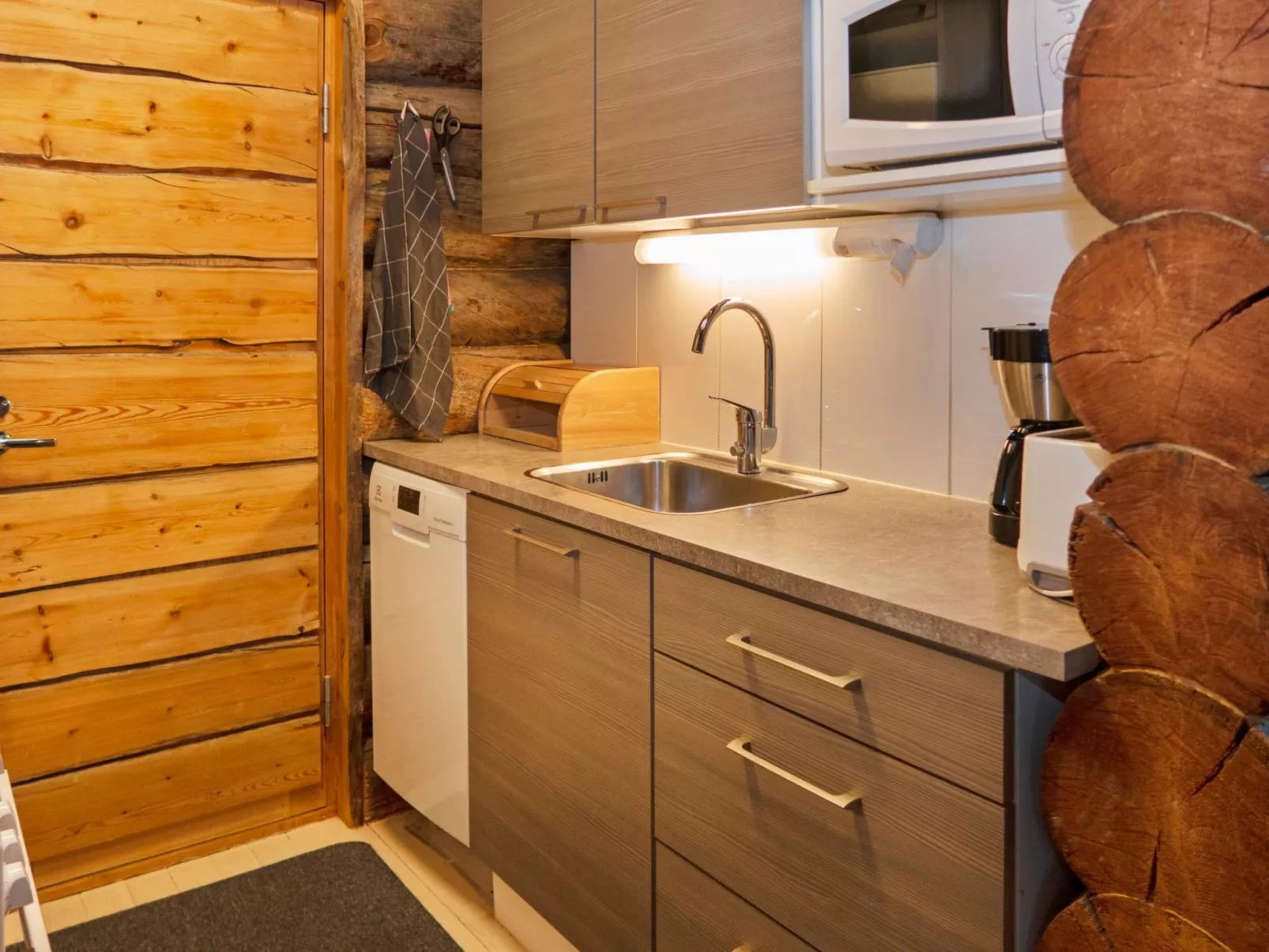 Hakojärven kelomajat 2-Binnen