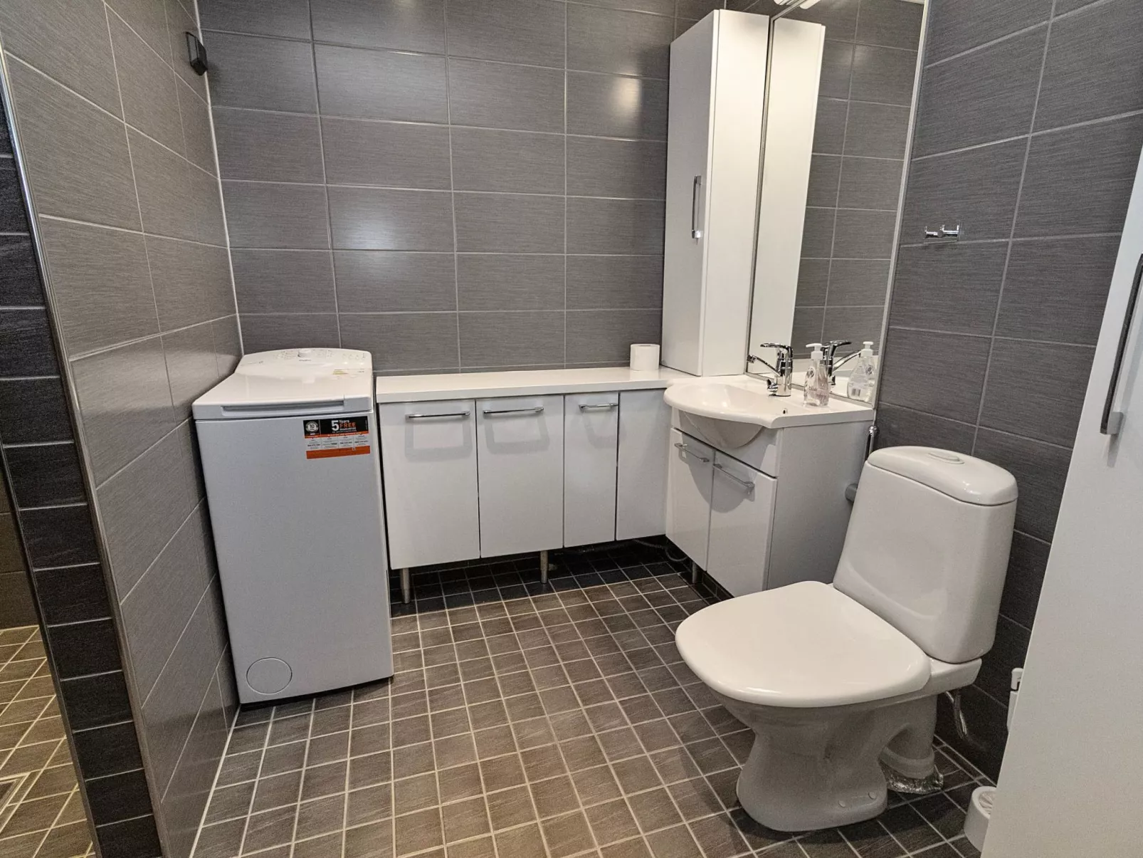 Agenttimajat 2-Binnen