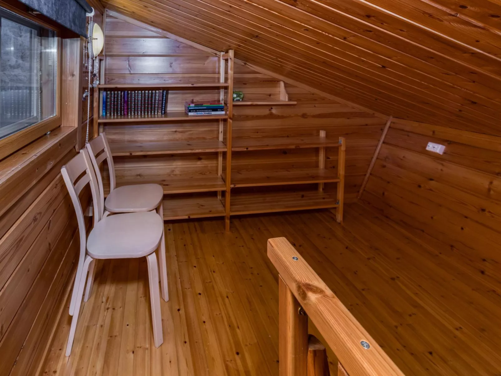 Pohjaslahdentie 17 b-Binnen