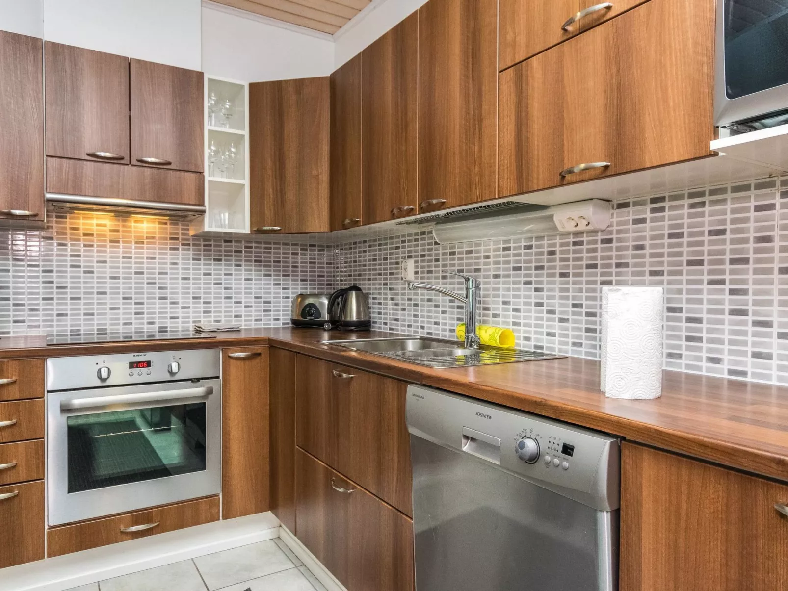 4 seasons hymy a-Binnen