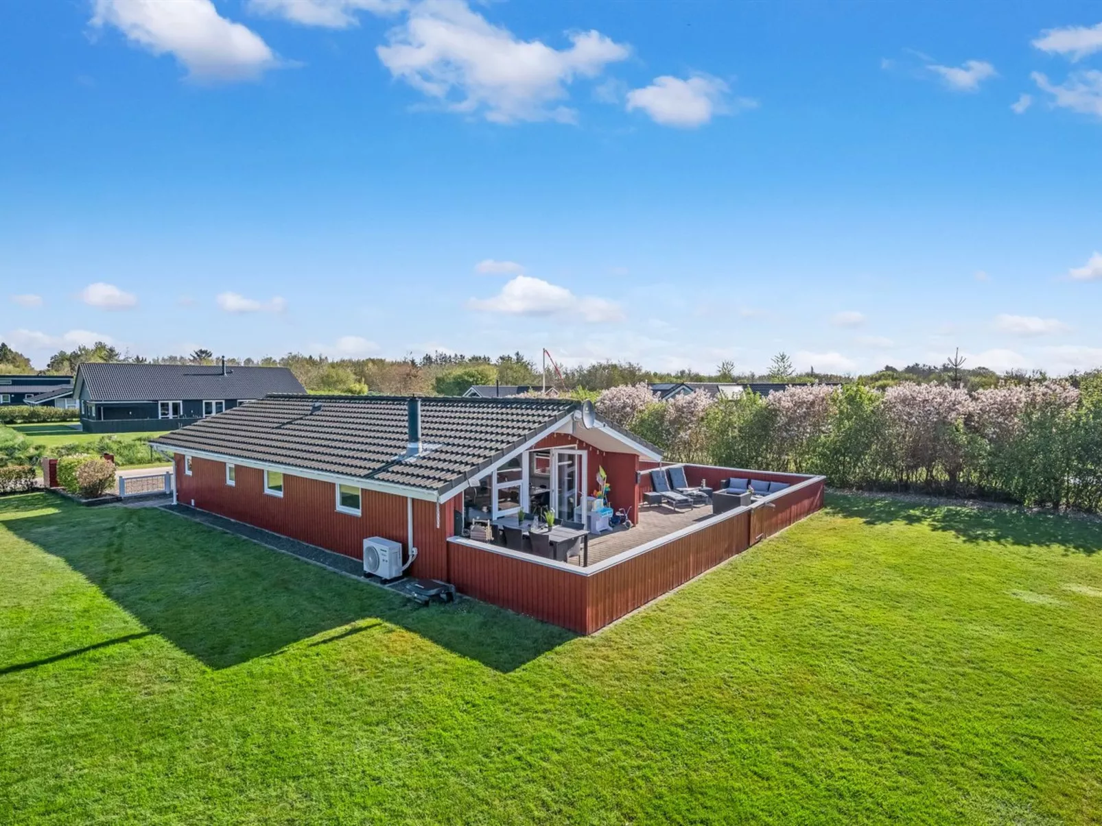 "Seba" - 1km to the fjord-Buiten