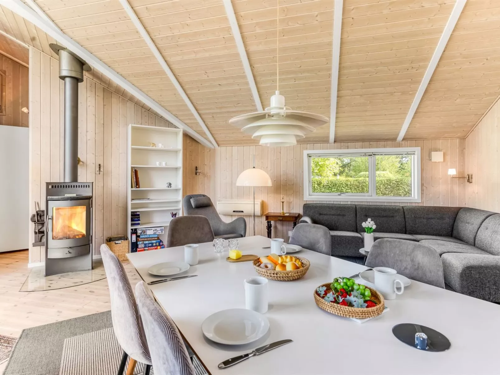 "Winona" - 250m from the sea-Binnen