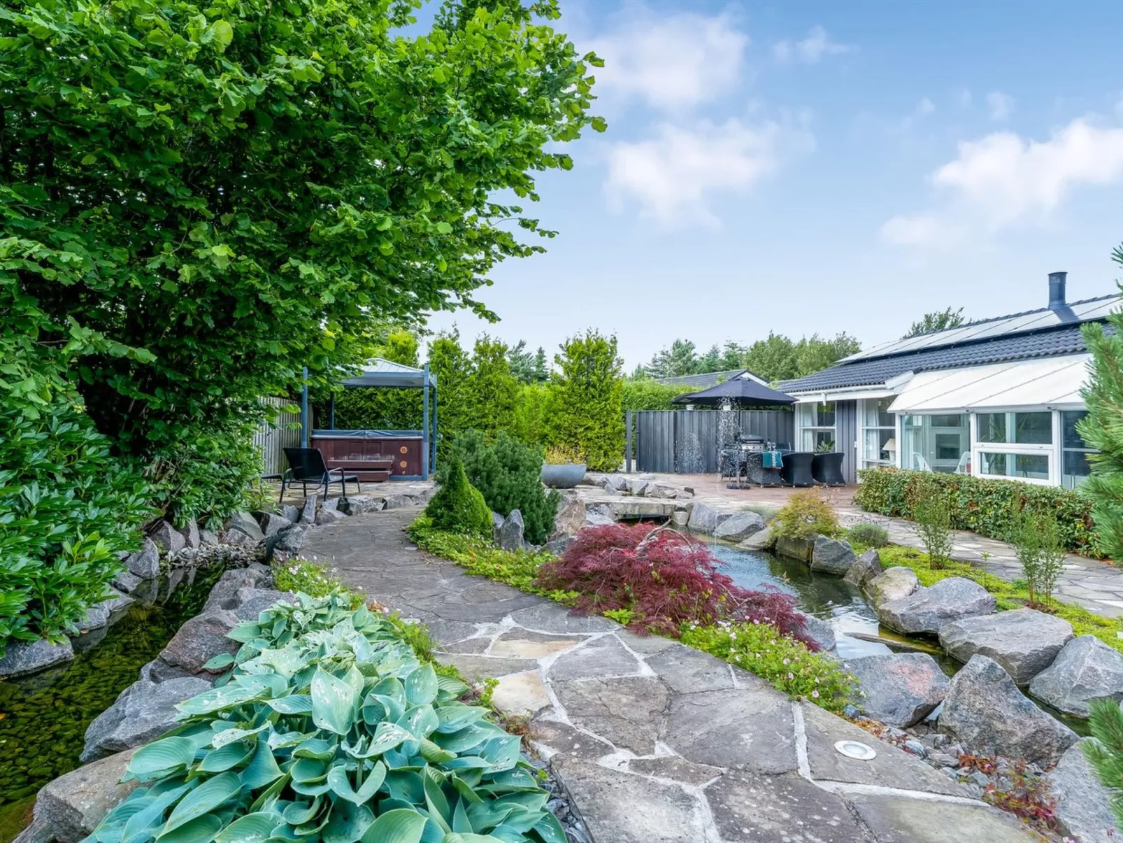 "Ellie" - 700m from the sea-Buiten