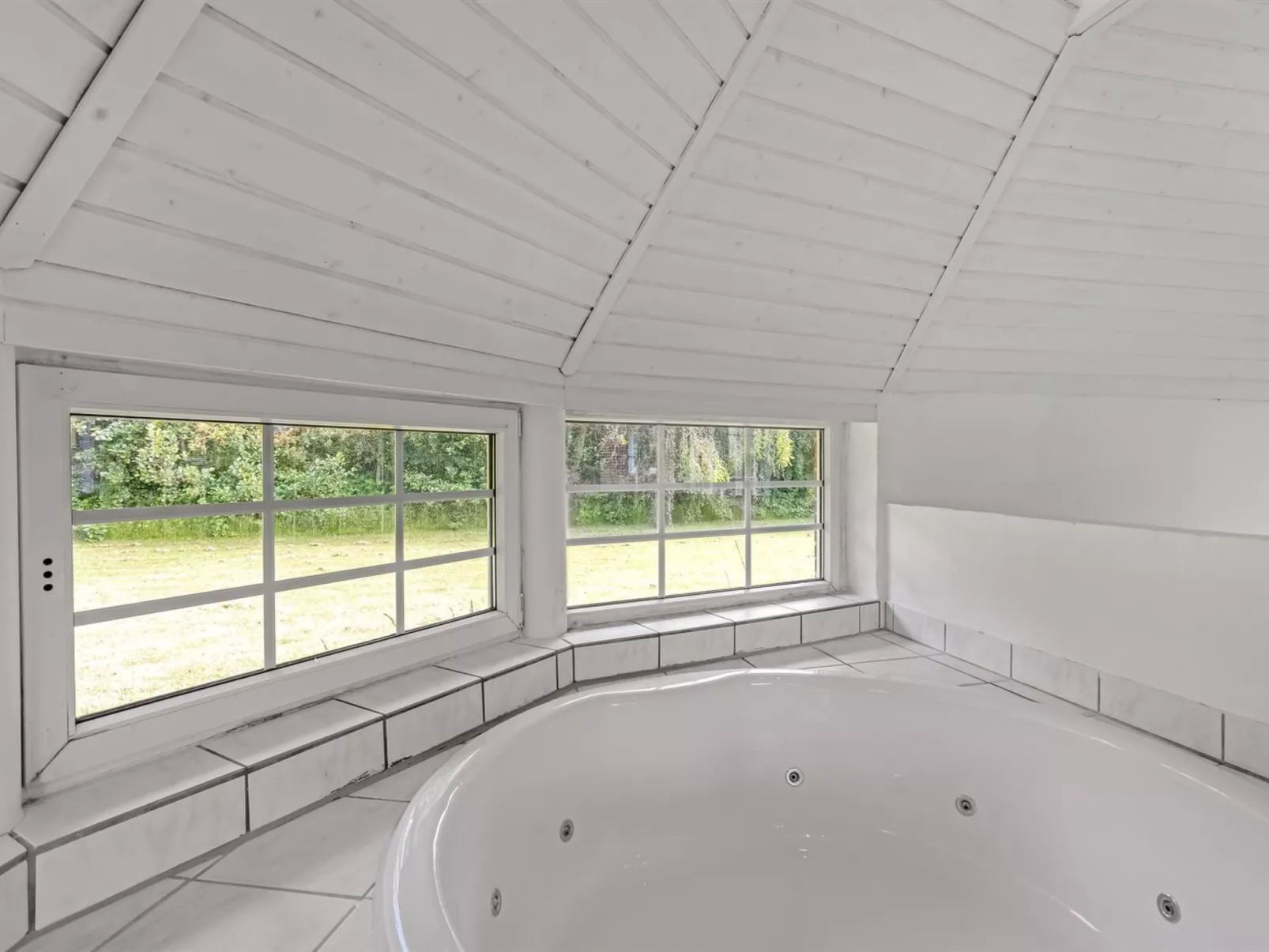 "Tara" - 900m from the sea-Binnen