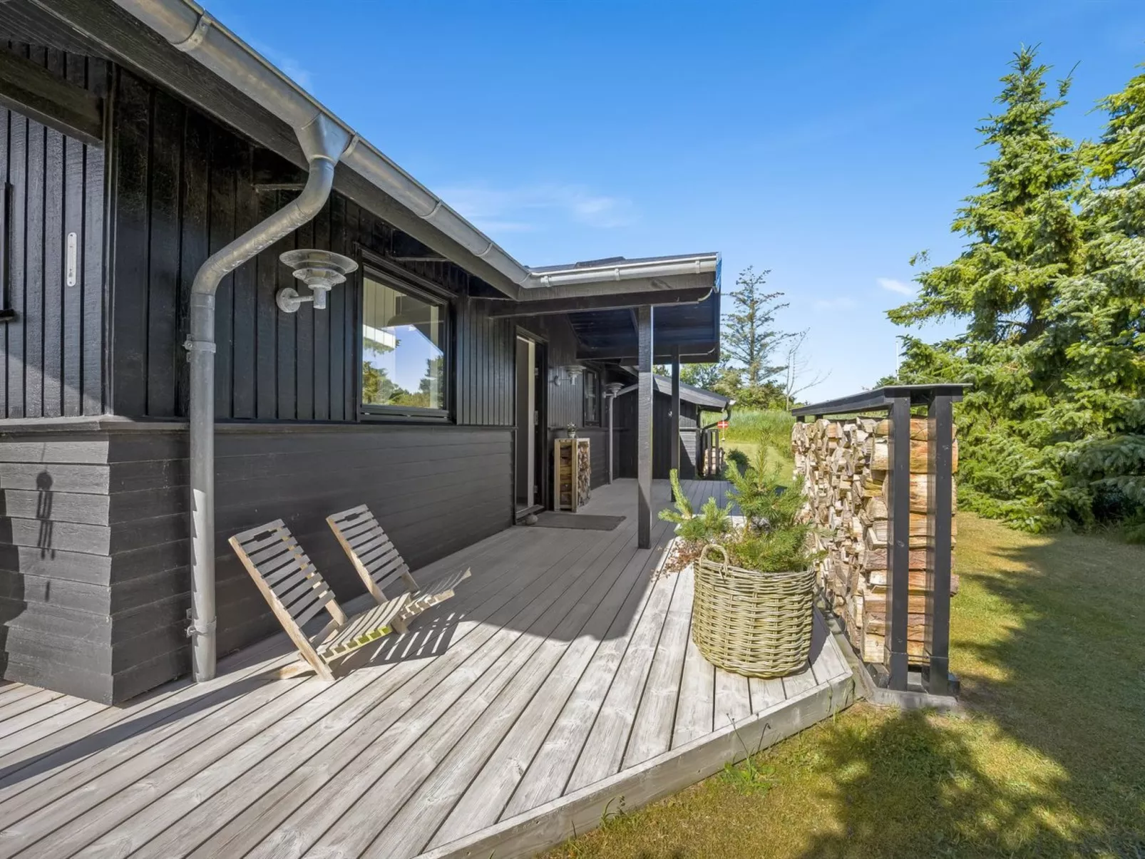 "Verner" - 990m from the sea-Buiten