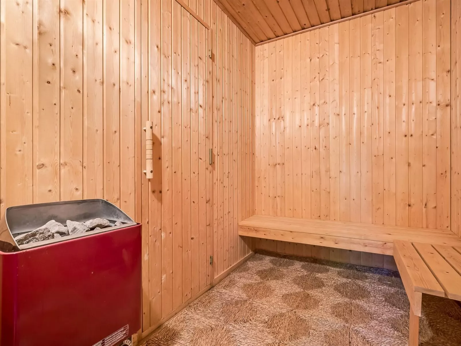 "Tatianna" - 100m from the sea-Binnen