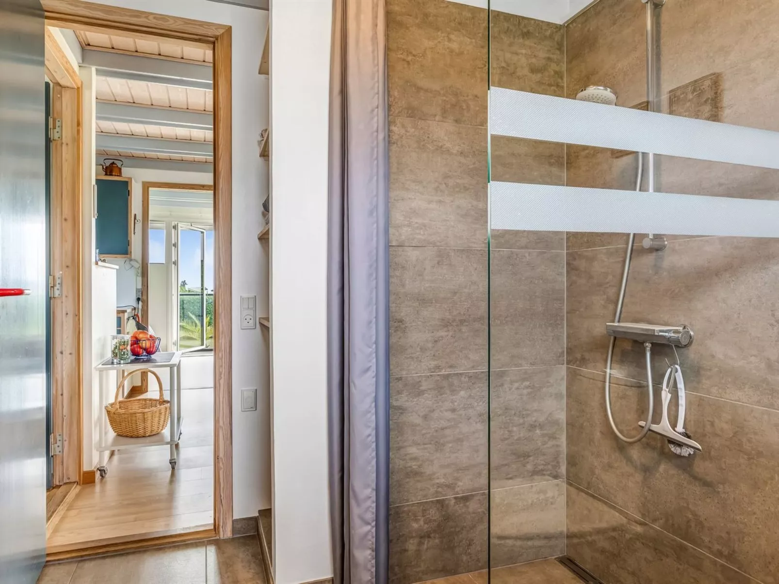 "Nielsine" - 250m from the sea-Binnen