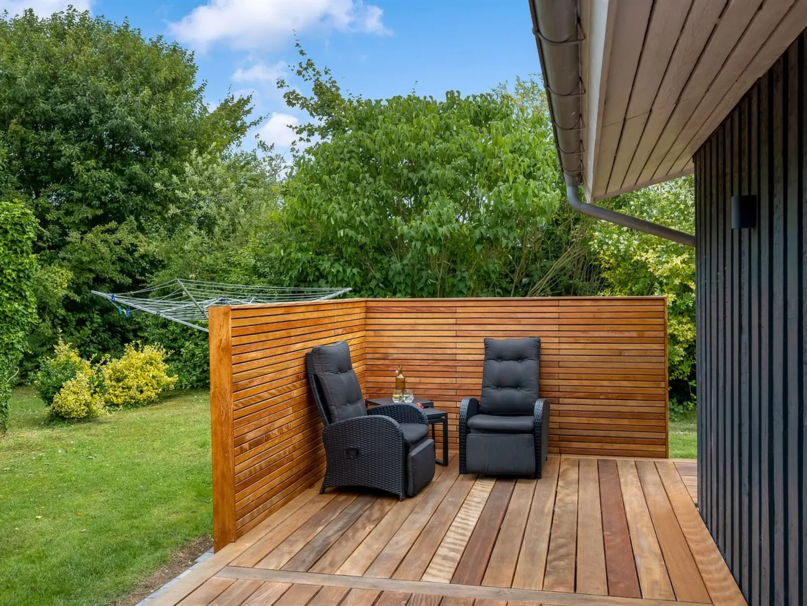 "Ellie" - 500m from the sea-Buiten