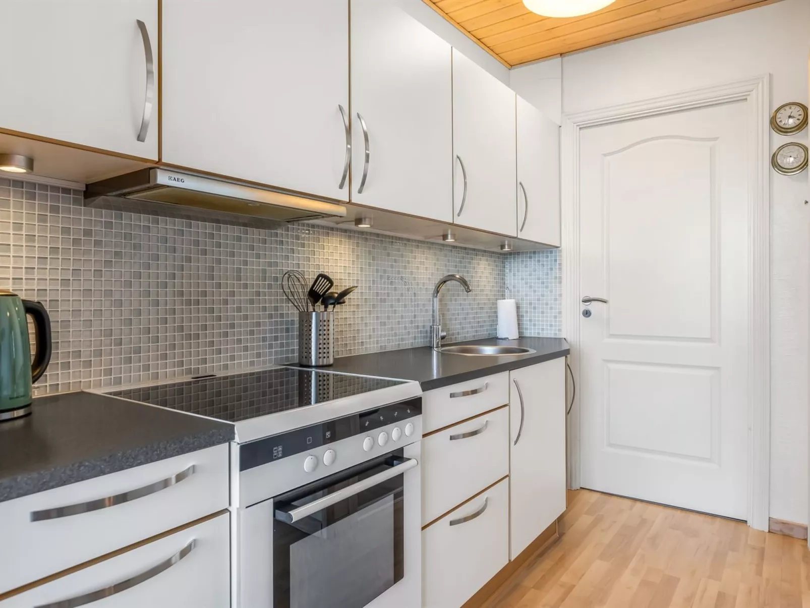 "Kjera" - 2.4km from the sea-Binnen